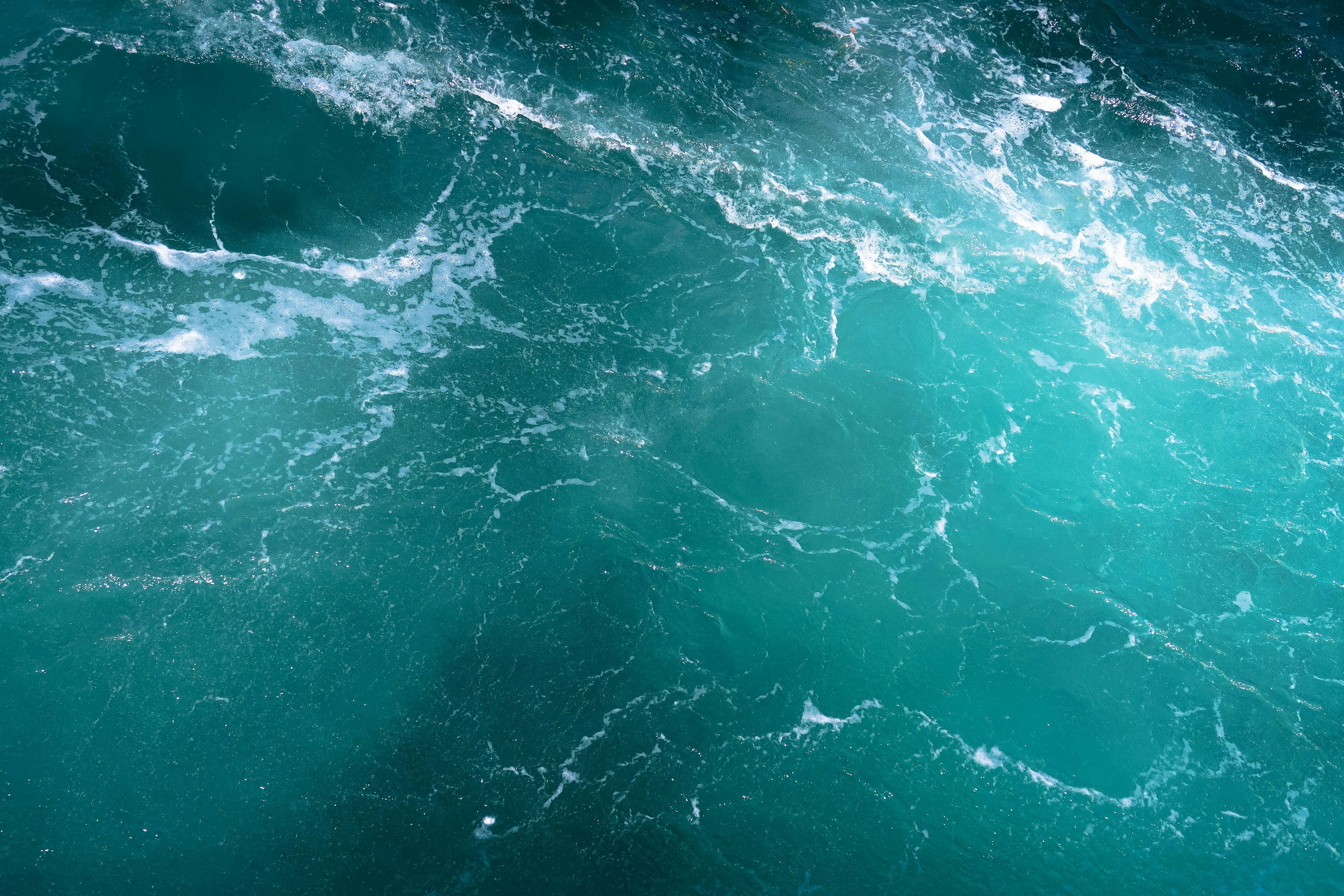 4898x3265 Turquoise Ocean Water Surface · Free
