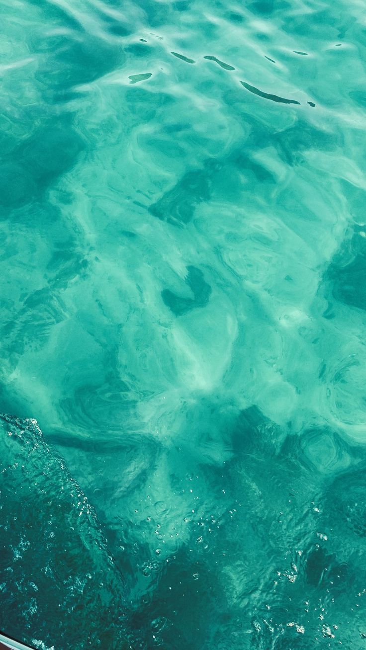736x1308 Wallpaper sea, ocean, water, turquoise, reflections, Nature 4K by EmmaG. Download wallpaper sea, ocean, water, turquoise, reflections for free