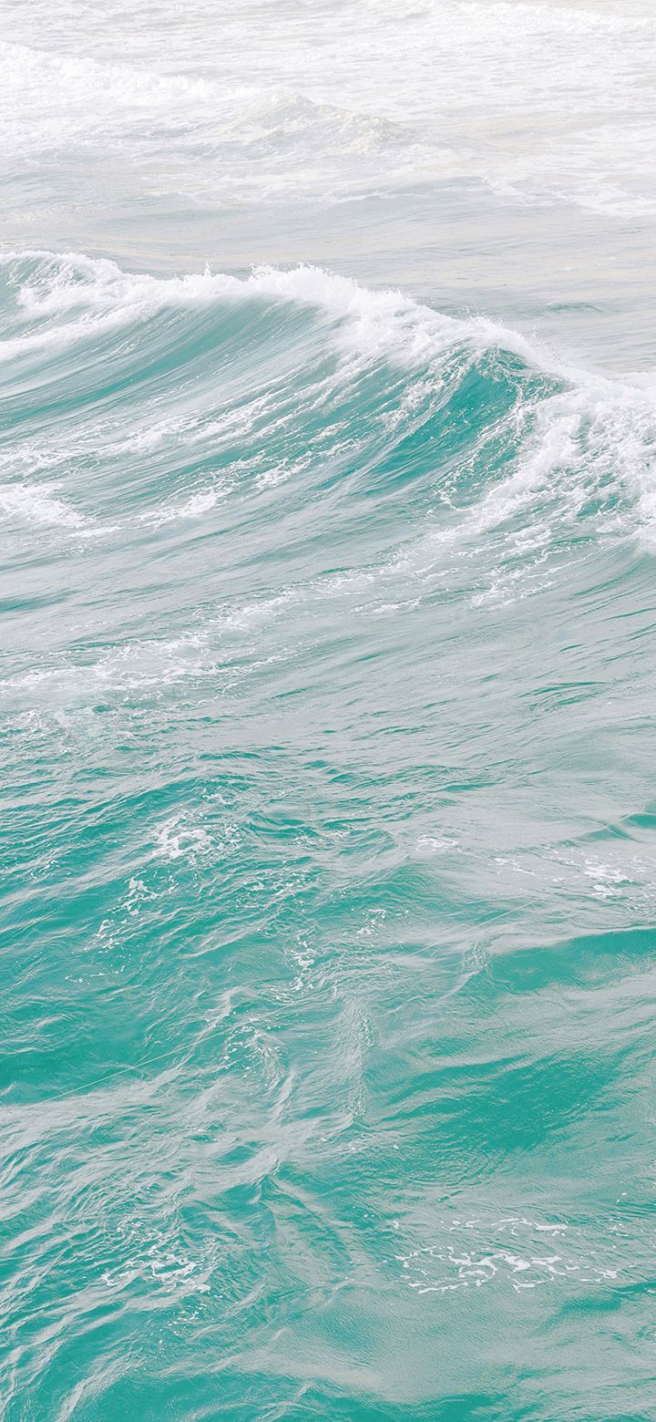 720x1560 Beautiful turquoise ocean wave 4K Phone Wallpaper