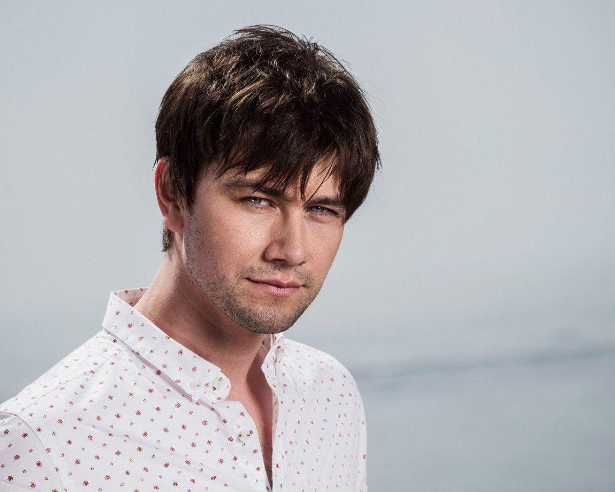 1200x960 Torrance Coombs wallpaper