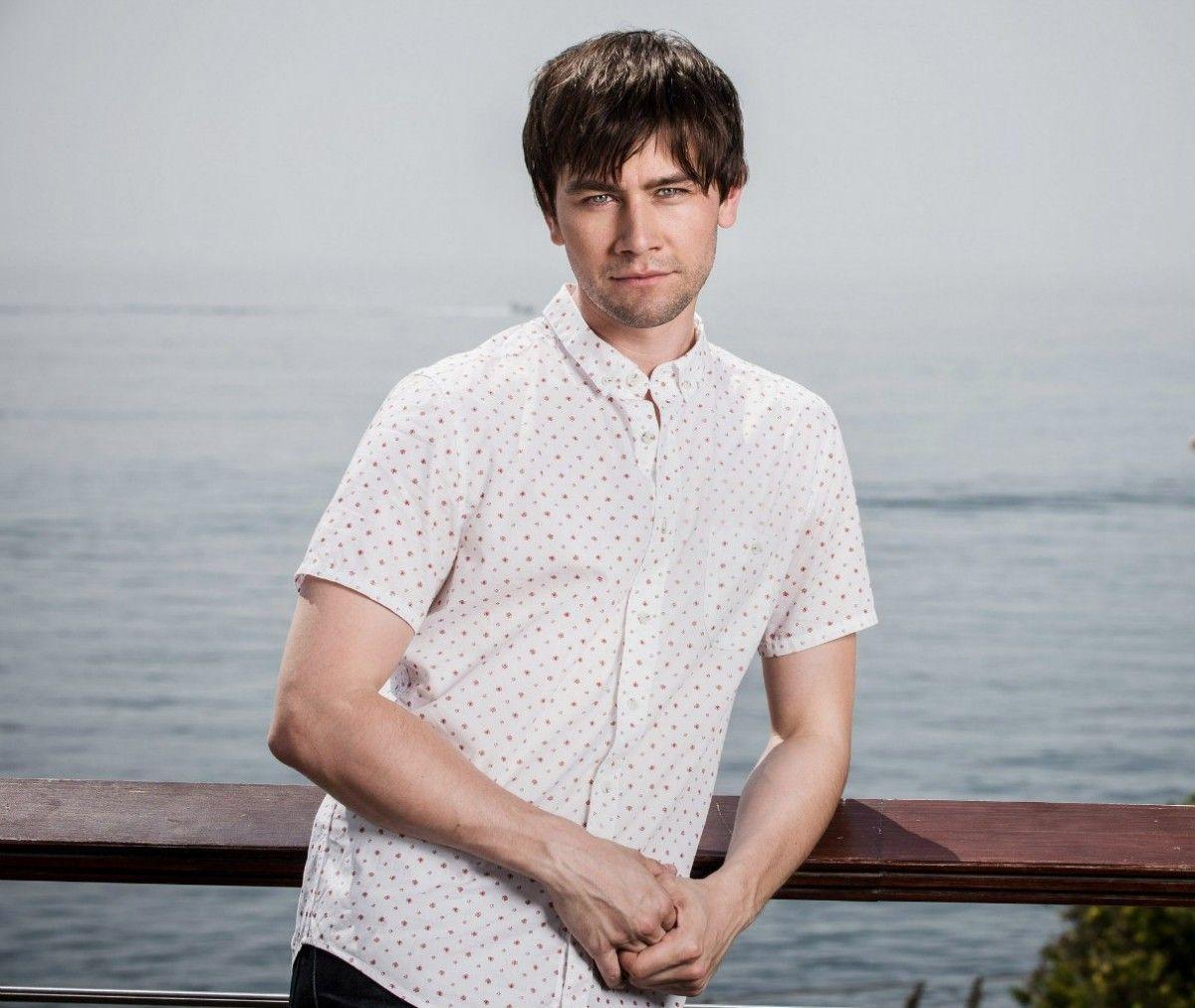 1200x1013 Torrance Coombs wallpaper