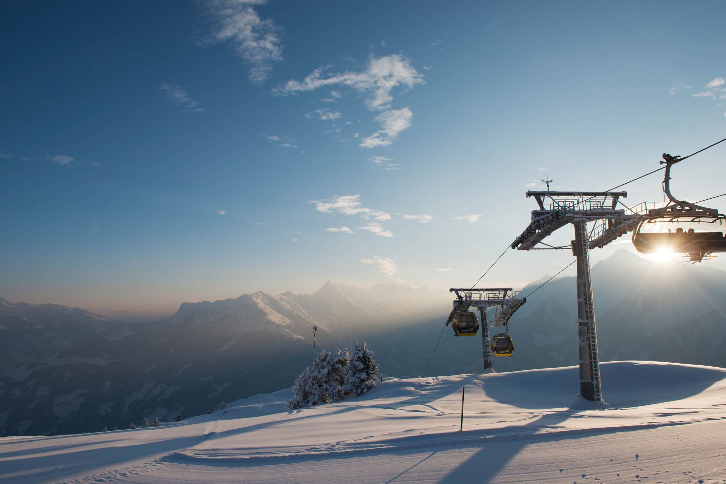 2397x1600 Ski Lift Wallpaper