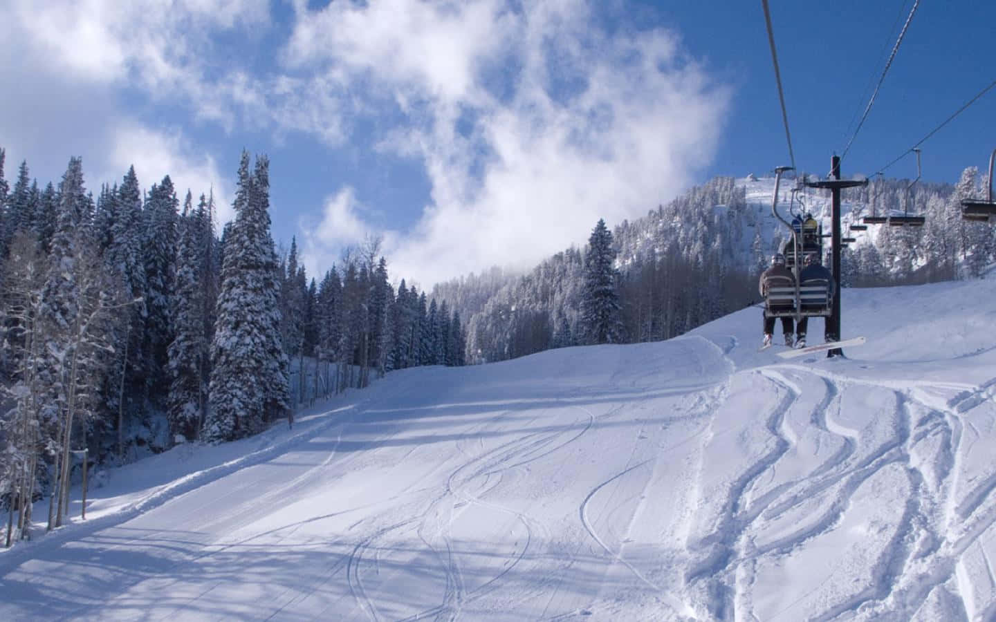 1440x900 Ski Resort Wallpaper