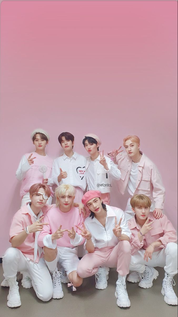676x1200 Stray Kids