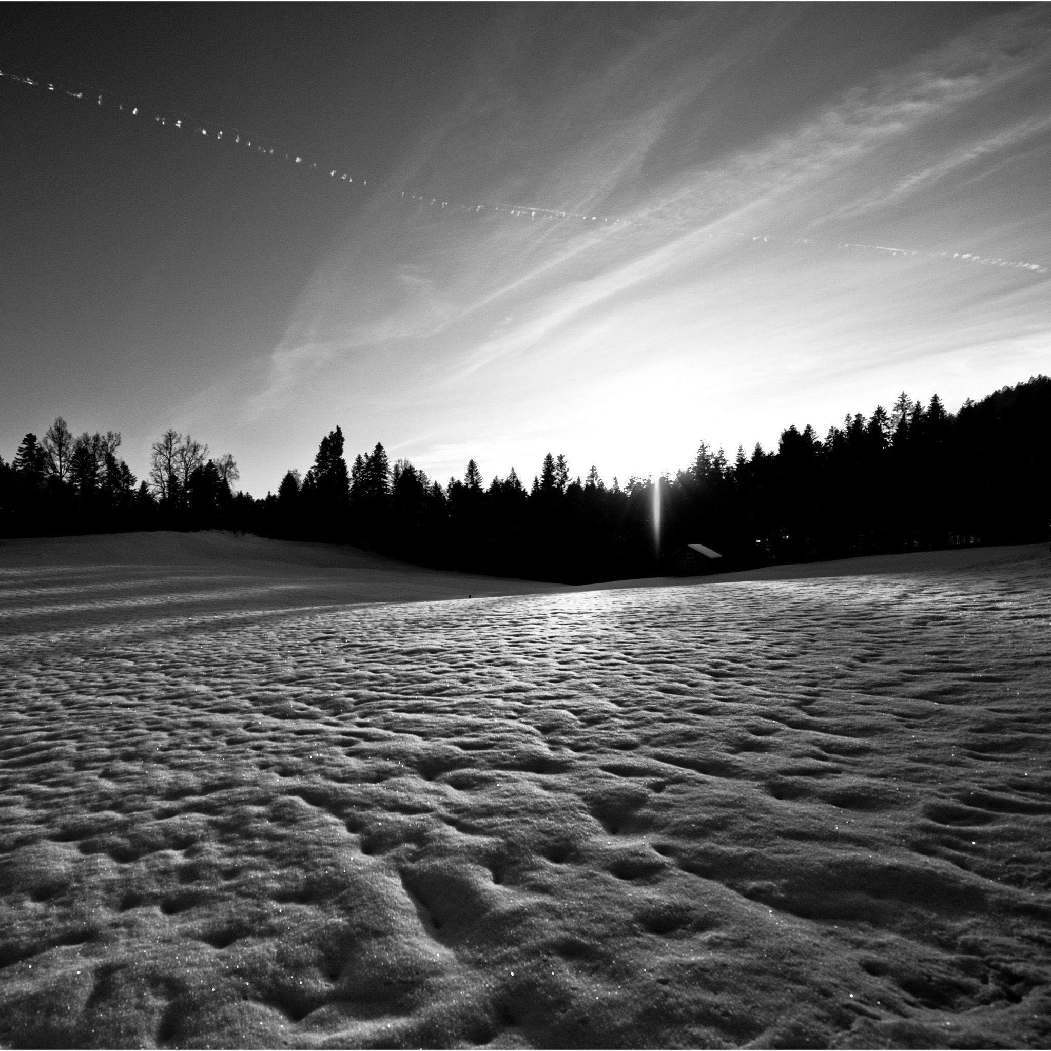 2048x2048 Gray Beach Landscape Ipad Air Wallpaper Ilikewallpaper_com