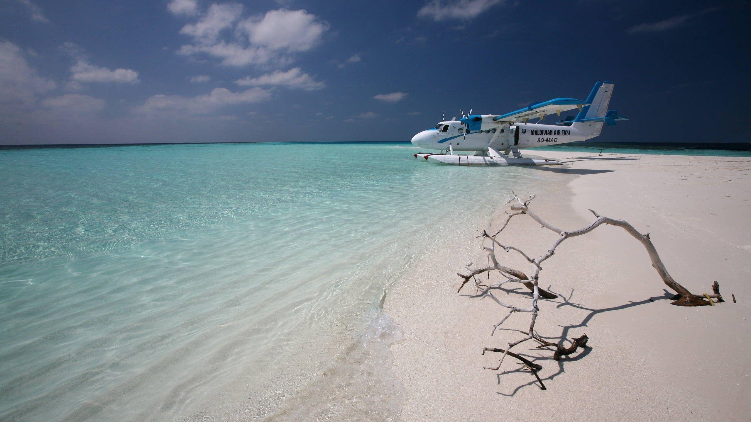 2560x1440 Beaches: Scenic Maldives Beach Relaxing Tranquil Getaway Beaches