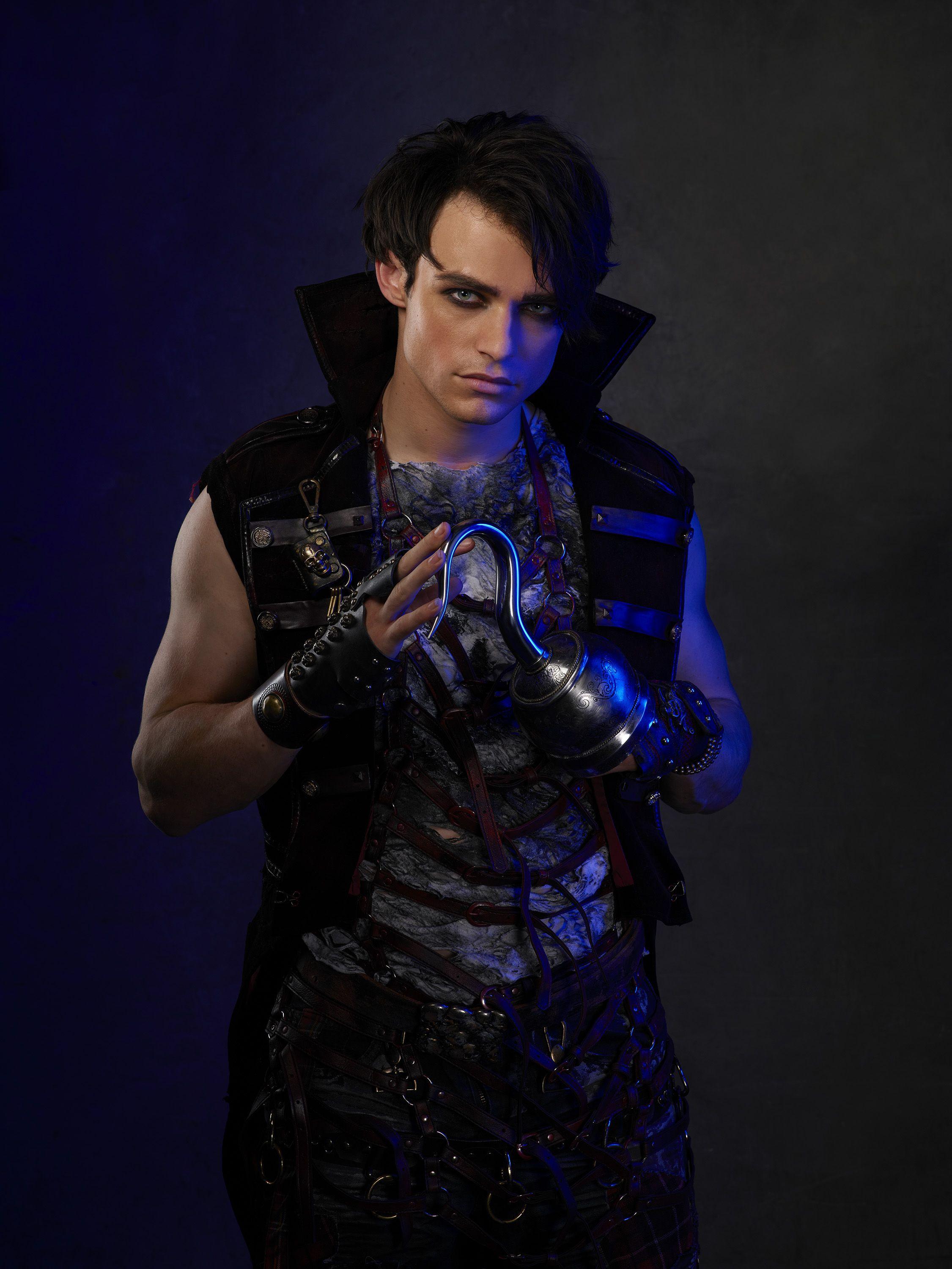 2251x3000 Harry Hook