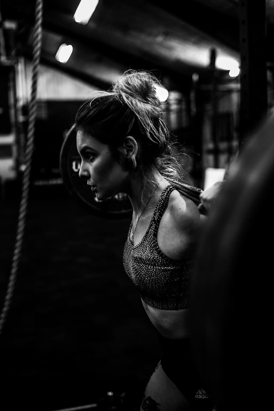 910x1365 Girl bodybuilding 1080P, 2K, 4K, 5K HD wallpaper free download