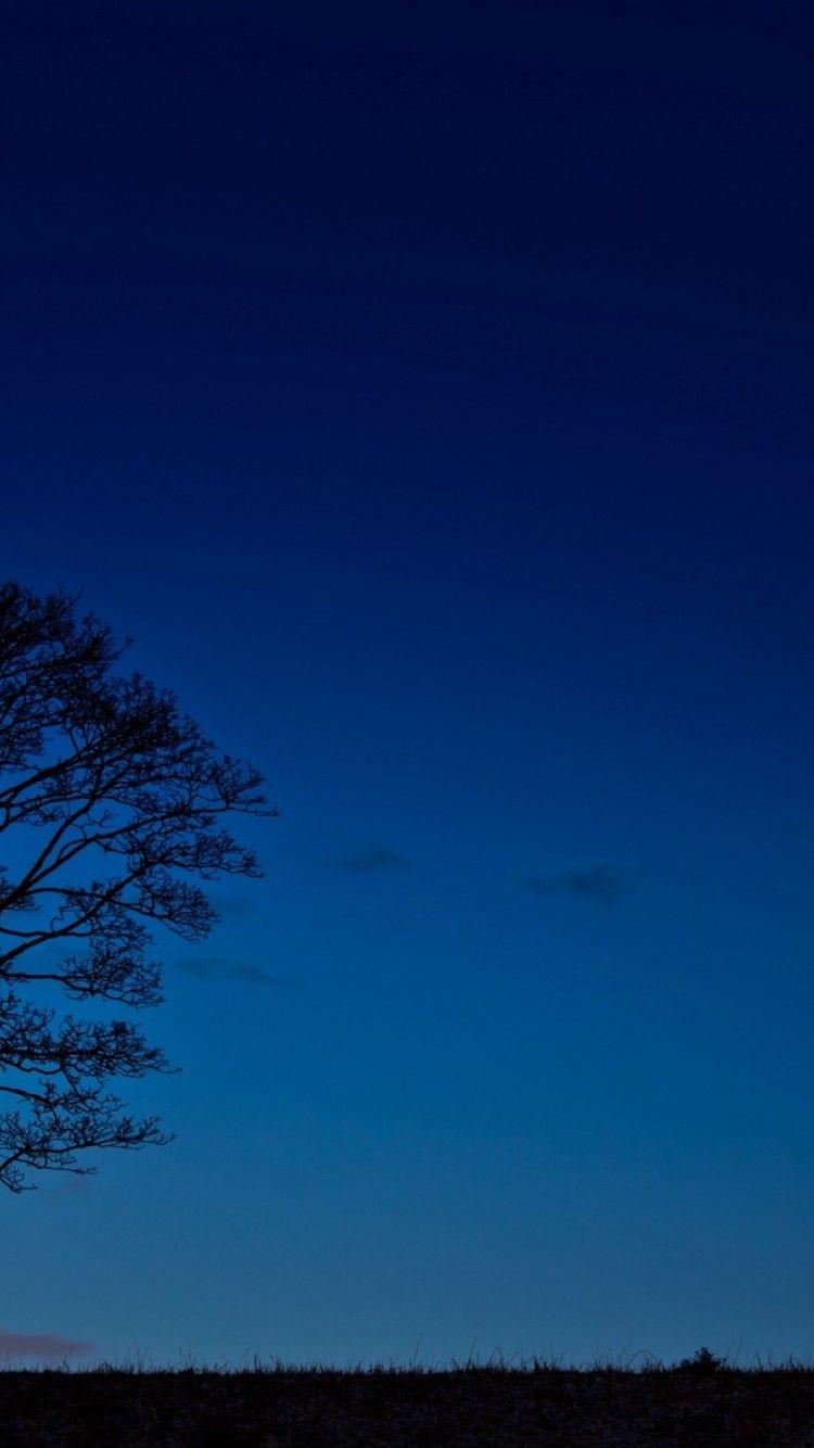 750x1334 Dark blue sky HD Wallpaper iPhone 6 / 6S Wallpaper