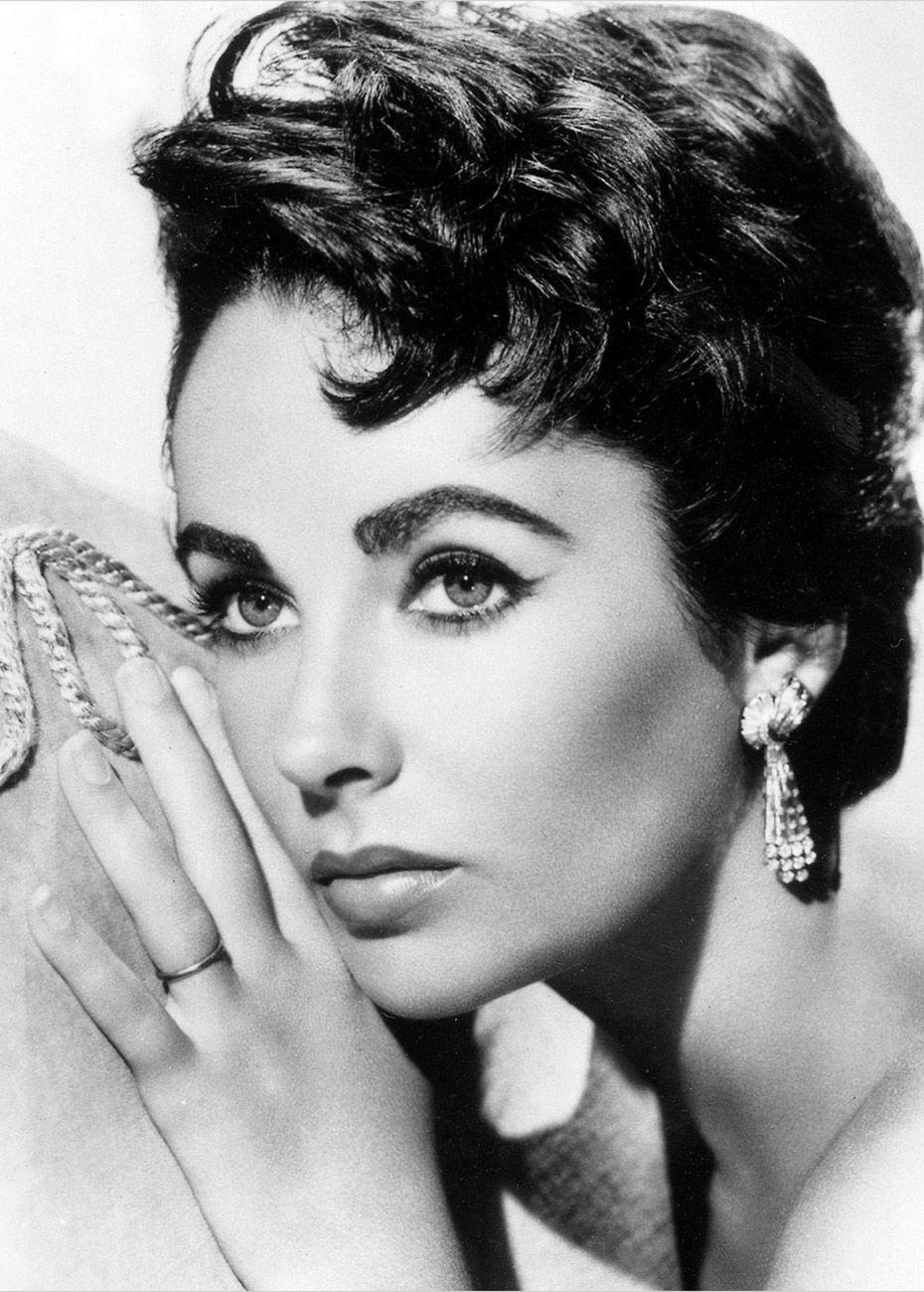 930x1300 Elizabeth Taylor Wallpaper 04