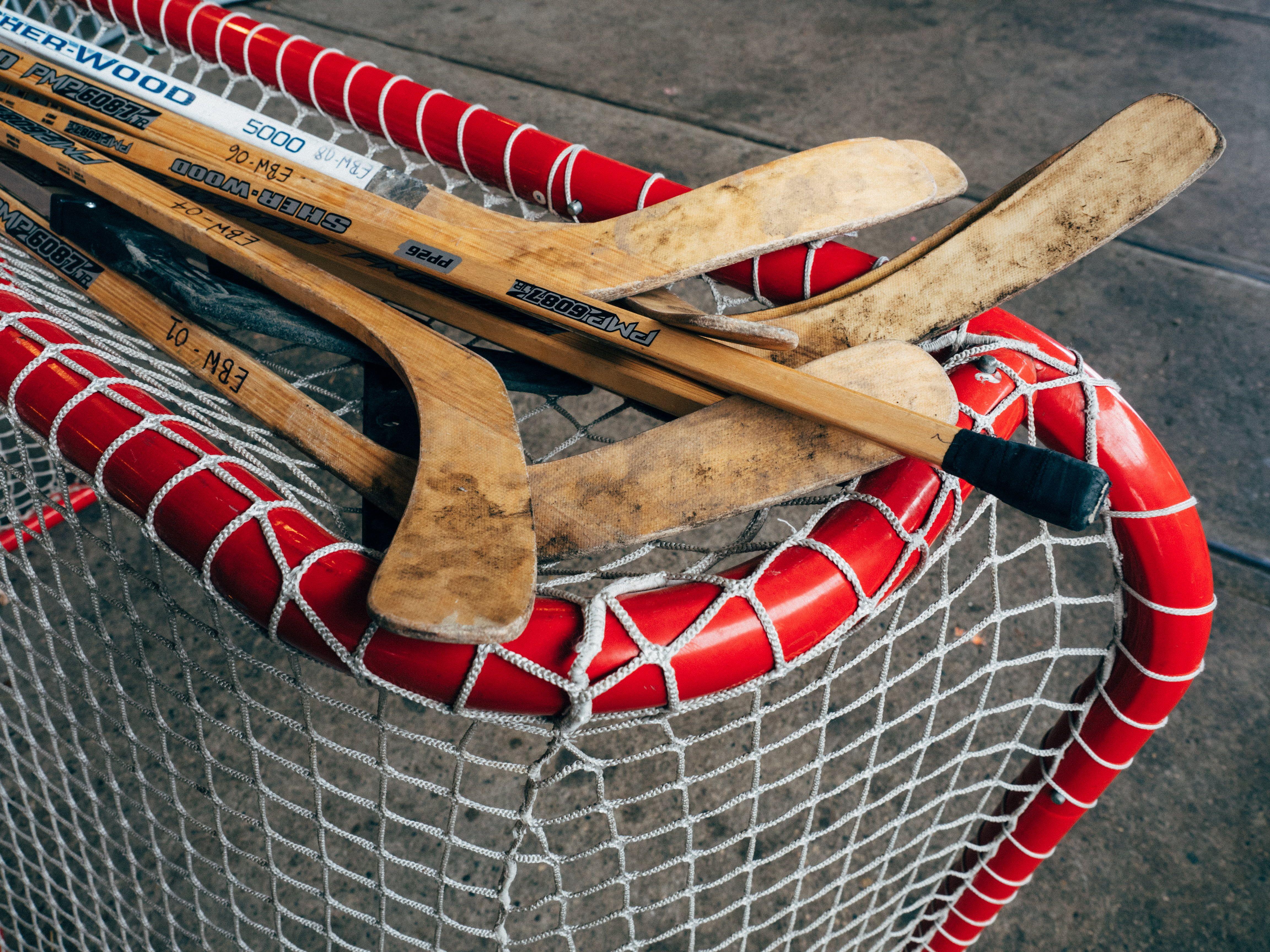 4608x3456 Brown ice hockey stick set HD wallpaper