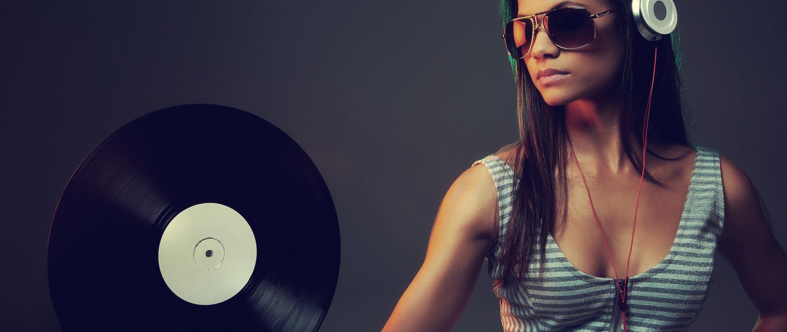 Female Dj Wallpapers Top Free Female Dj Backgrounds Wallpaperaccess