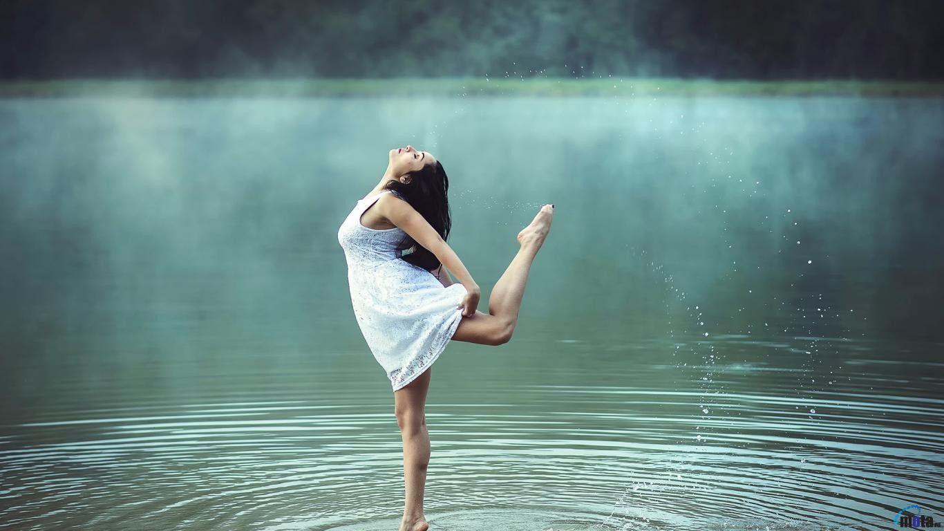 1366x768 #white dress, #women, #nature, #water, #brunette, #dancing