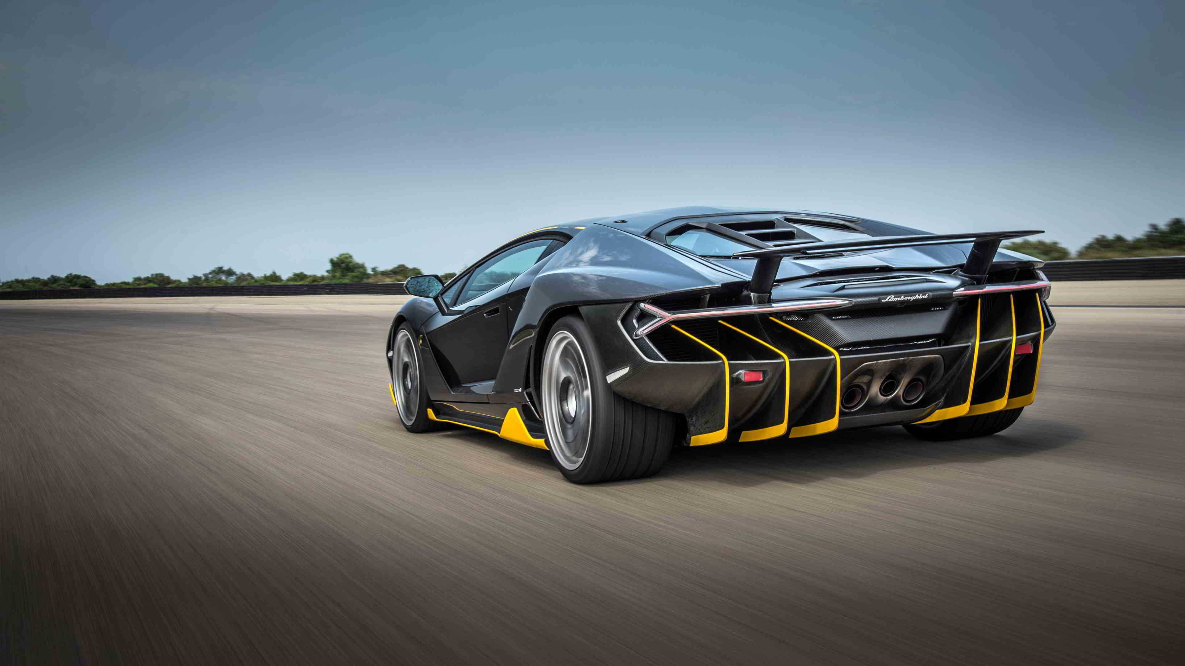 3840x2160 HD Car Background