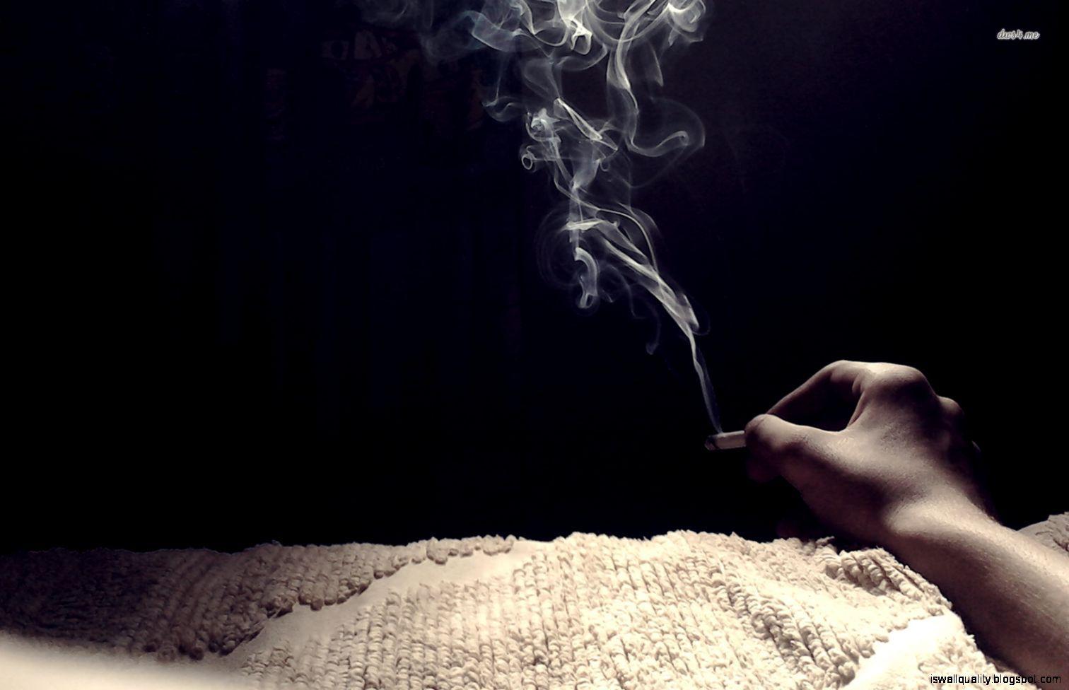 1512x976 Cigarette Black Woman Wallpaper