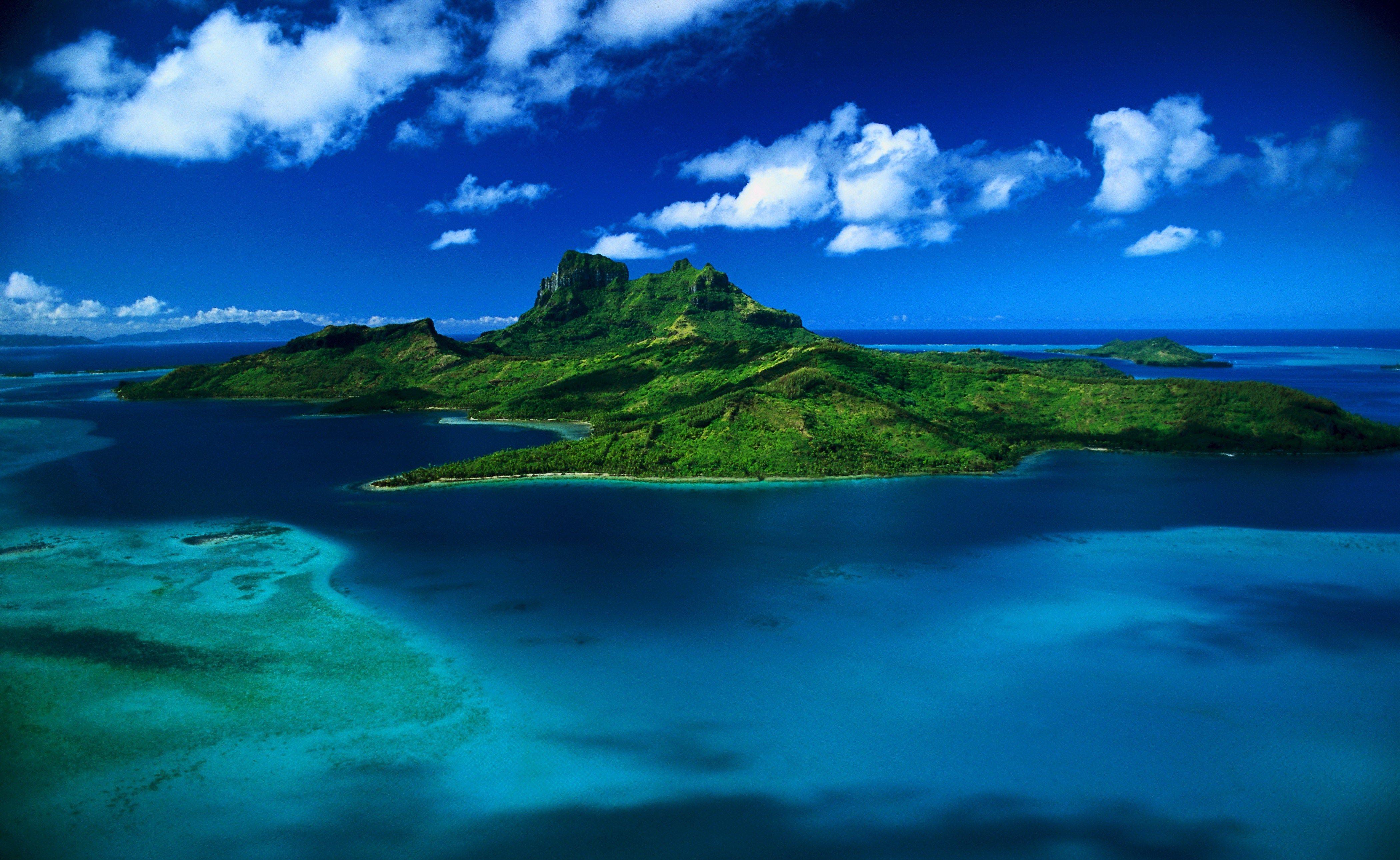 4200x2580 island