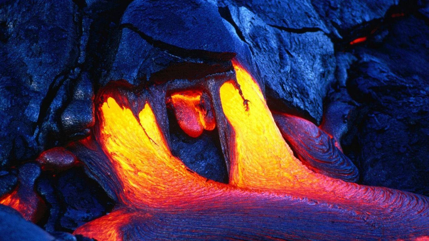 1366x768 Volcanic eruption magma HD photography wallpaper 10