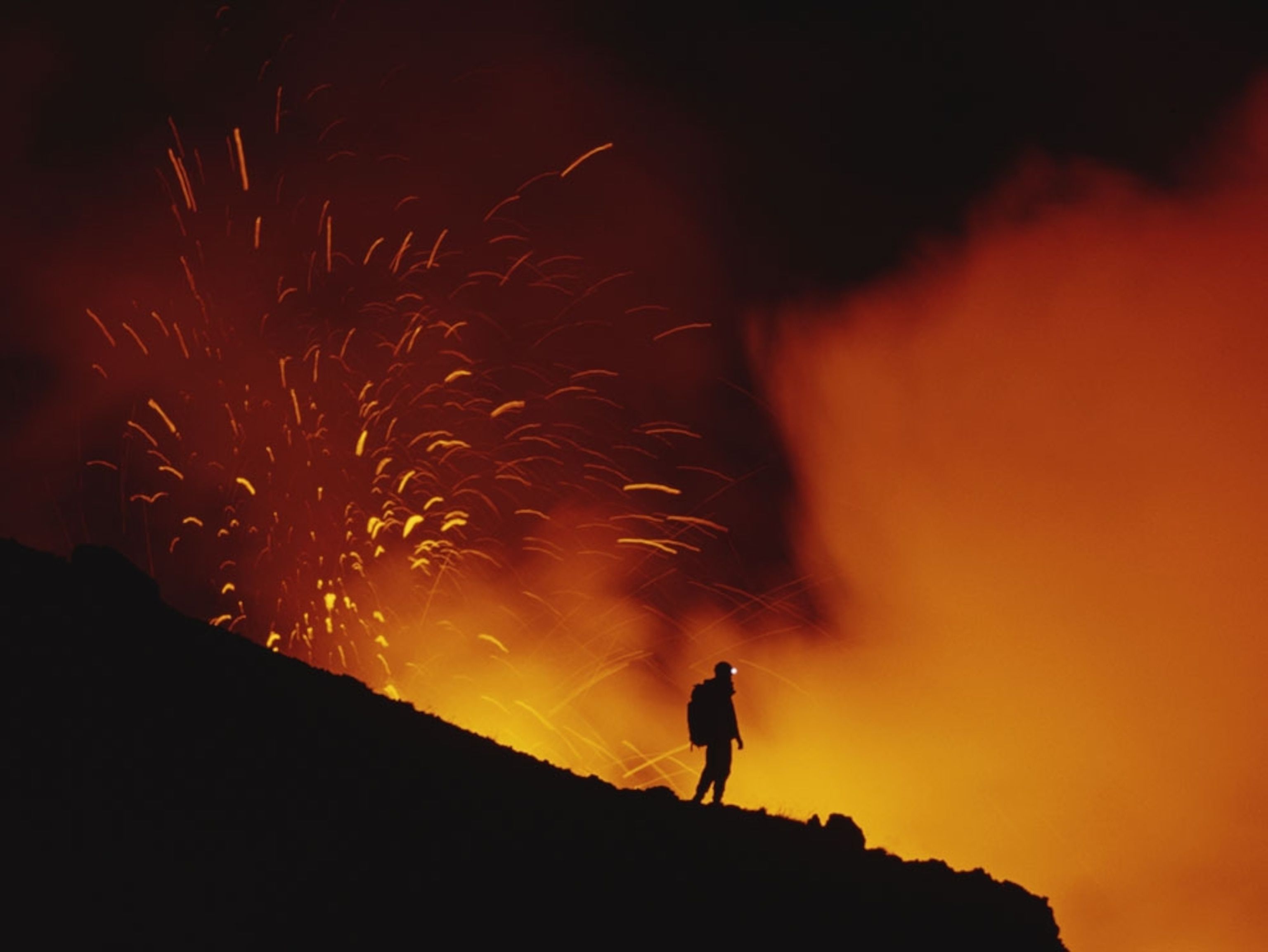 3072x2306 Volcano Exploration Picture, Volcano Photo, Gallery, Wallpaper -– National Geographic