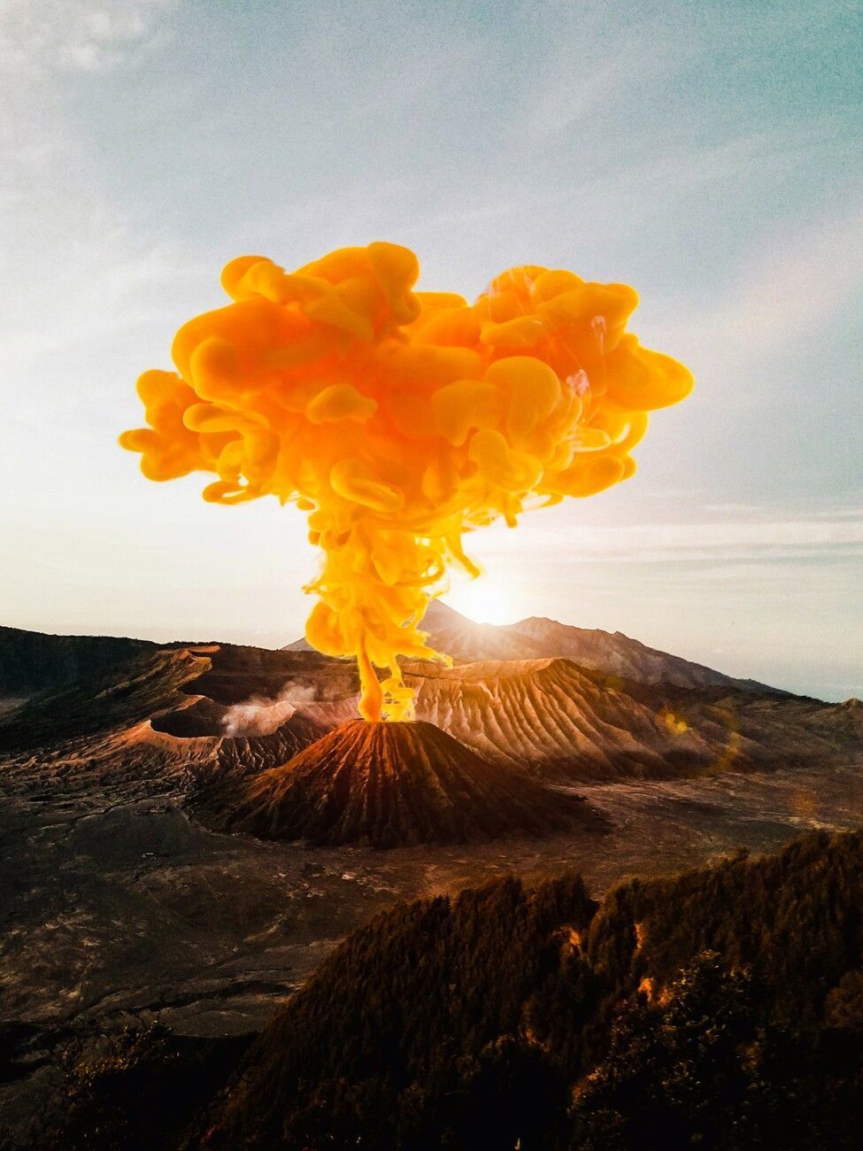 975x1300 Plakat Orange smoke volcano eruption. Poster an der Wand 1 GRATIS