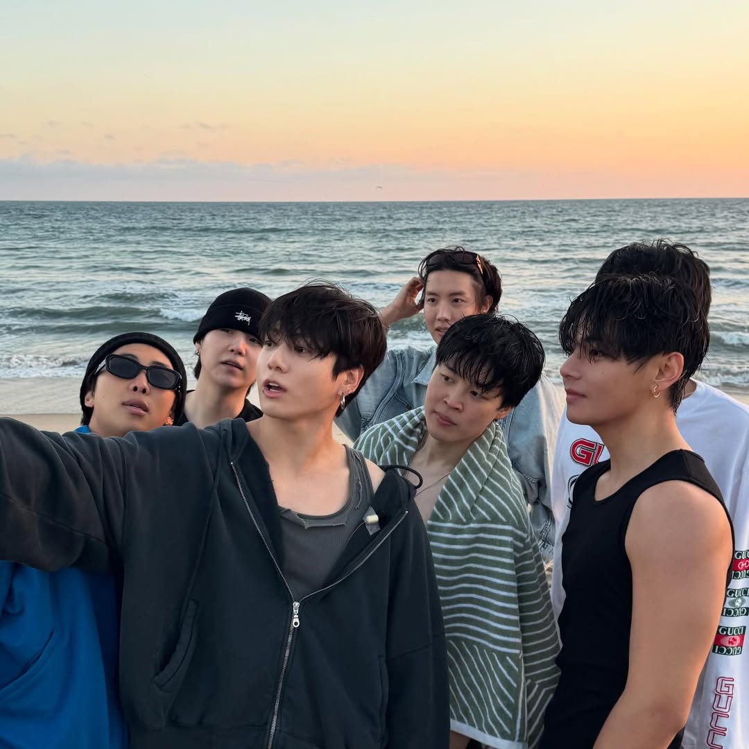1080x1080 Can someone create a wallpaper for phone and desktop using the new OT7 picture? Thanks #BTS #OT7