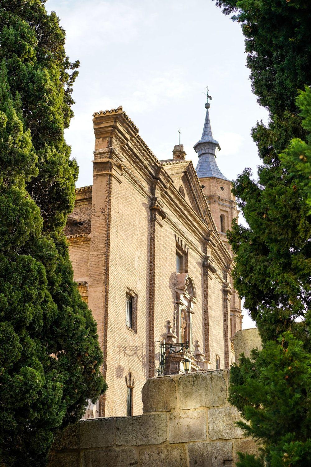 1000x1500 Zaragoza, Spain Picture. Download Free Image