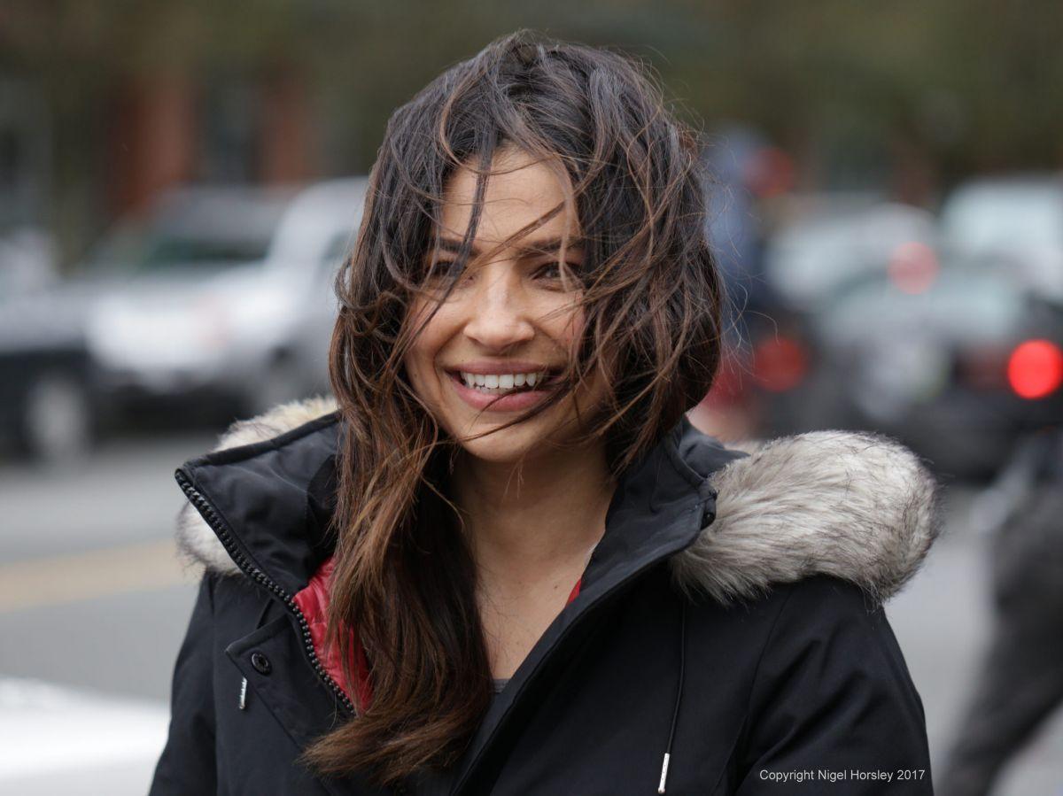 1200x899 FLORIANA LIMA On The Set Of Supergirl In Vancouver 04 07 2017