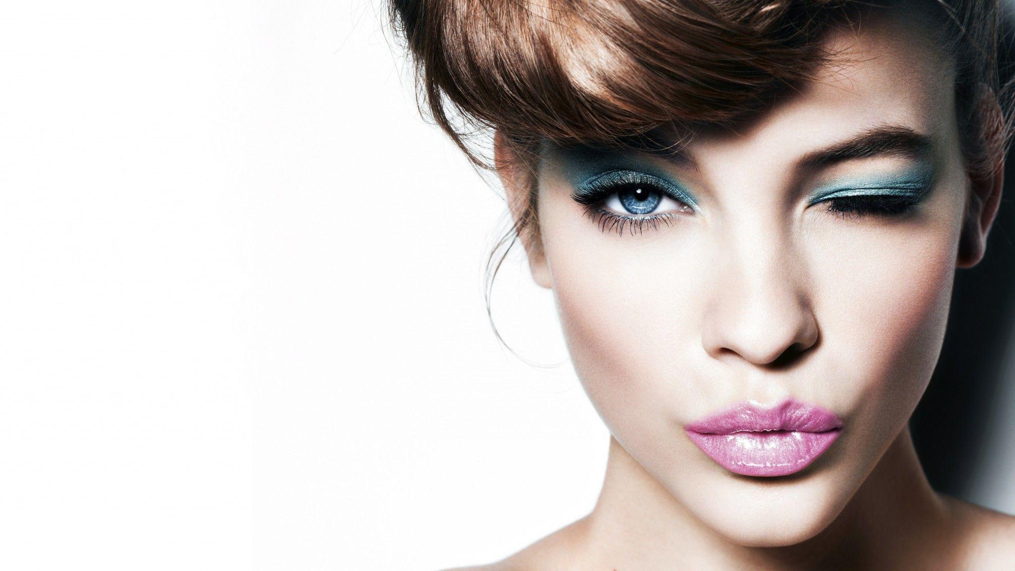 2048x1152 Cosmetics Wallpaper