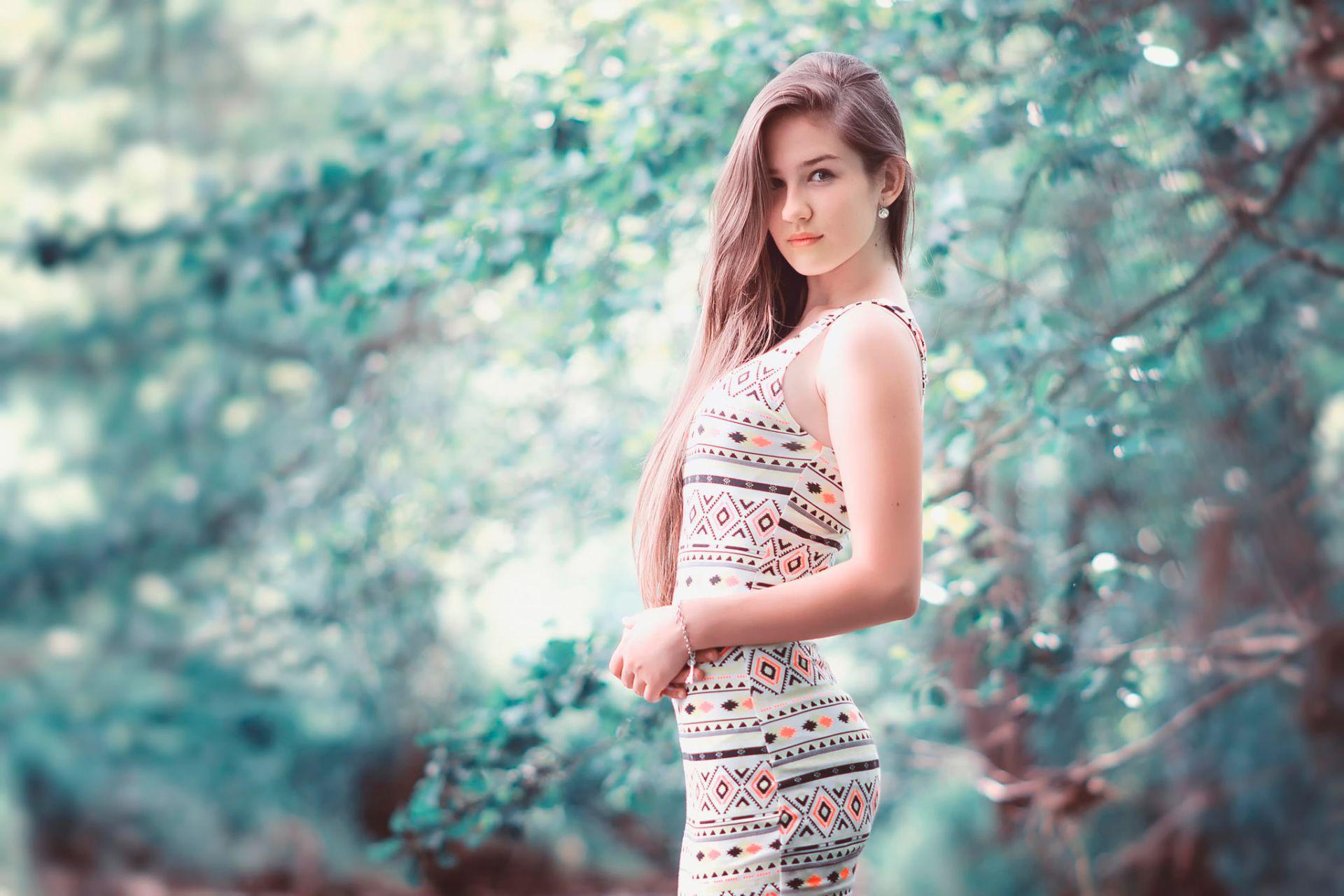 1920x1280 Beautiful Females Desktop Wallpaper