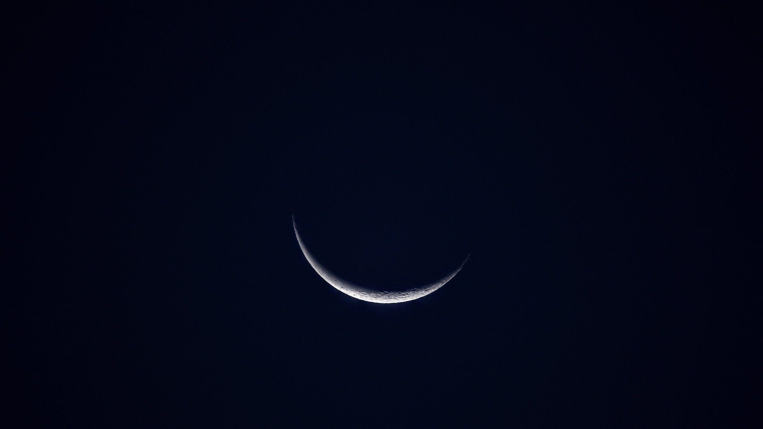 Crescent Moon Desktop Wallpaper