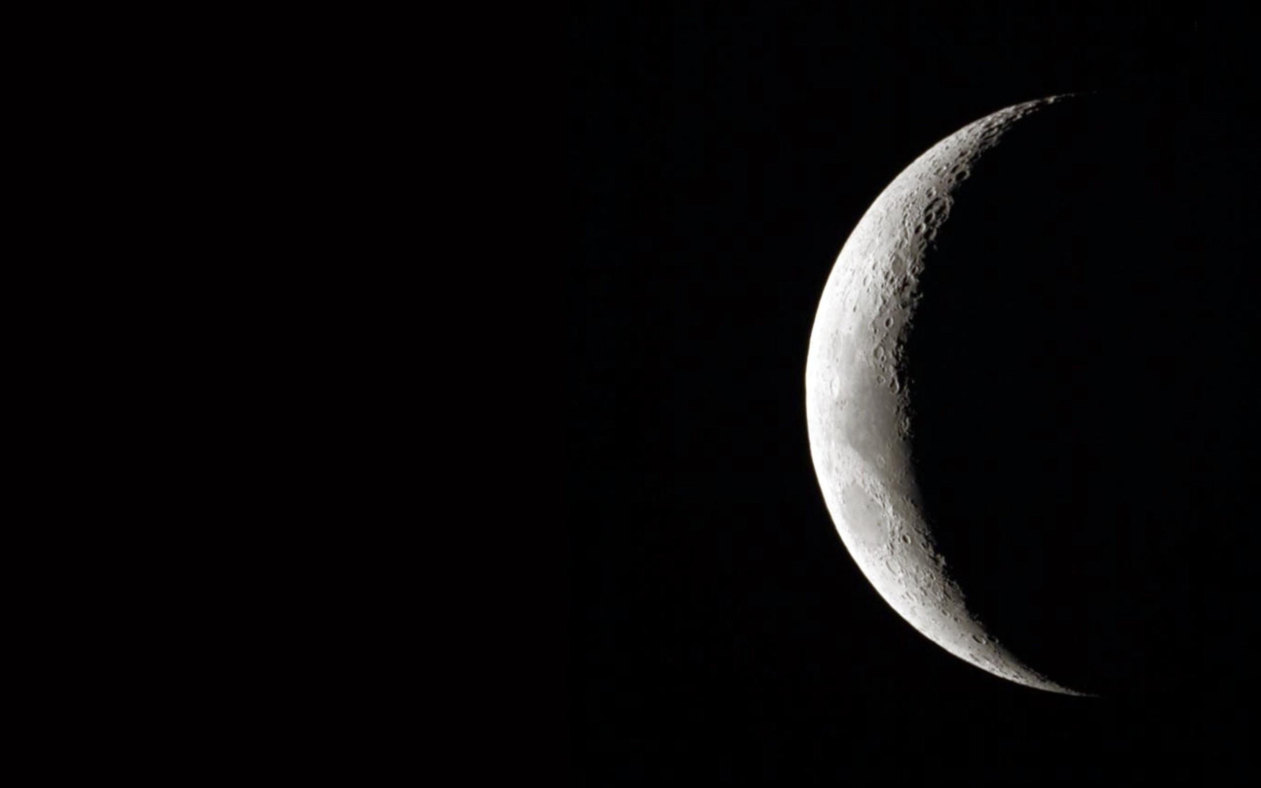 2560x1600 Crescent Moon Wallpaper (2560x1600)