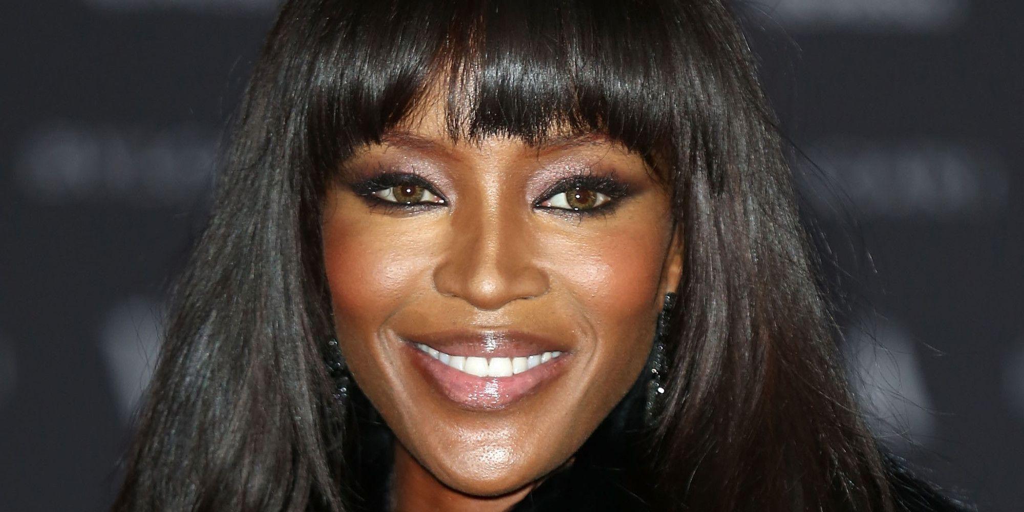 2000x1000 2000x1000px Naomi Campbell 340.07 KB