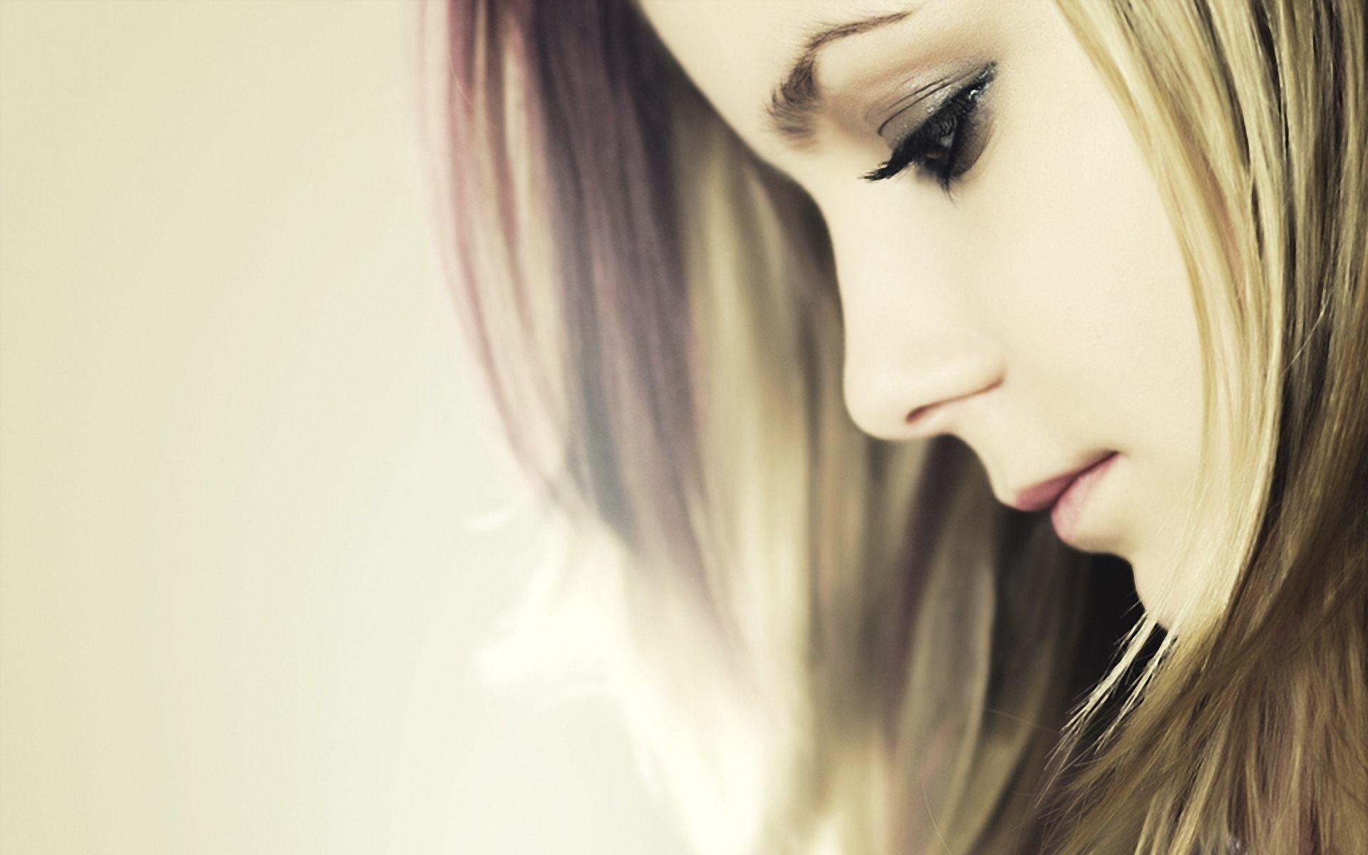 1920x1200 Sad Girl Wallpaper