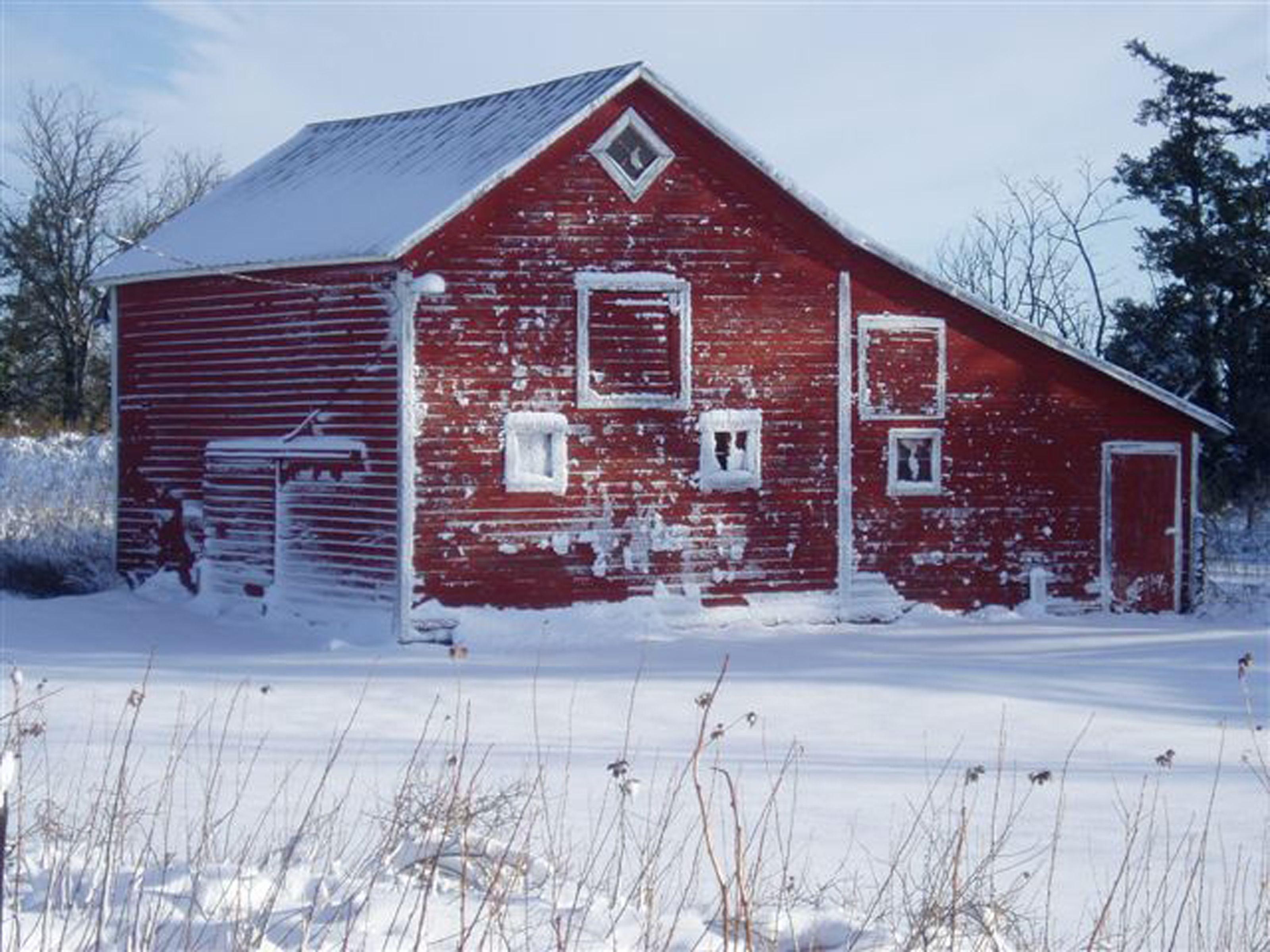 3200x2400 Red Barn in Snow Wallpaper. Old Barn