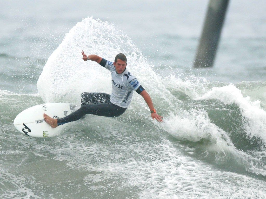 1024x768 Surfing: Rolling waves not joints as drug testers move in