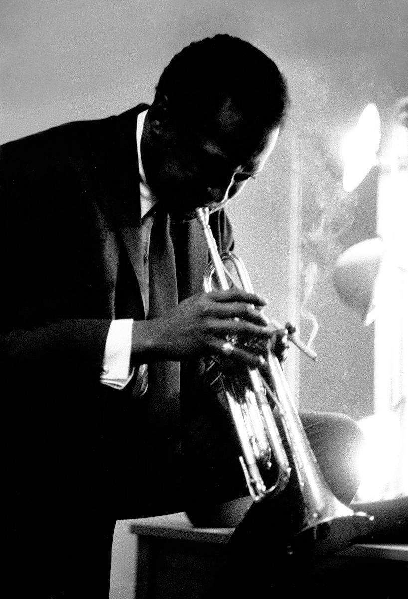 Miles Davis Wallpapers Top Free Miles Davis Backgrounds Wallpaperaccess