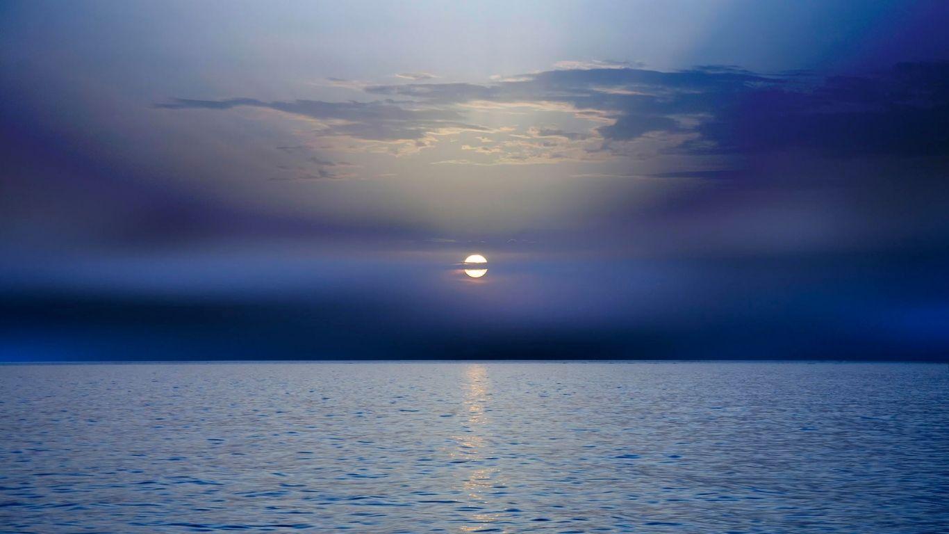 1366x768 Download Wallpaper 1366x768 Sea, Sunset, Horizon, Dark laptop