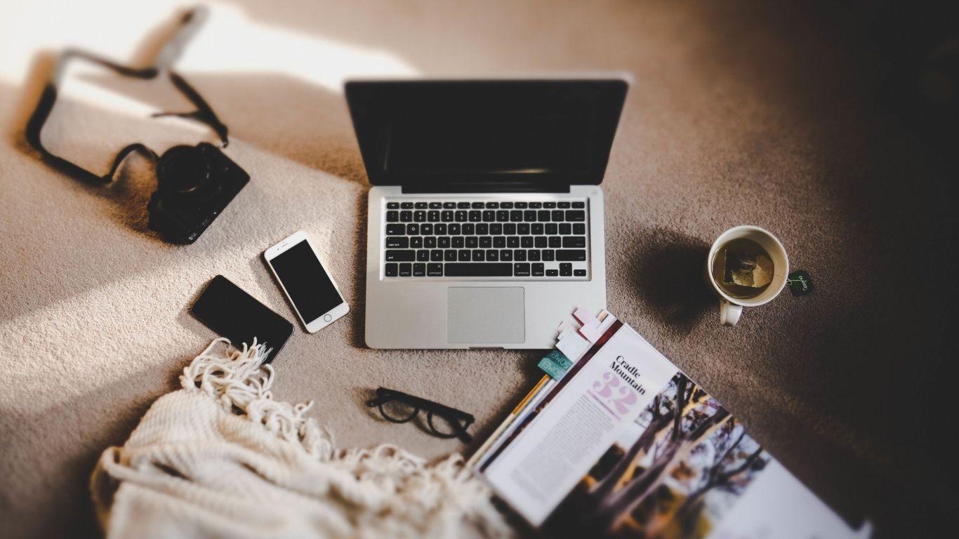 1366x768 Laptop Macbook iPhone Apple desktop PC and Mac wallpaper