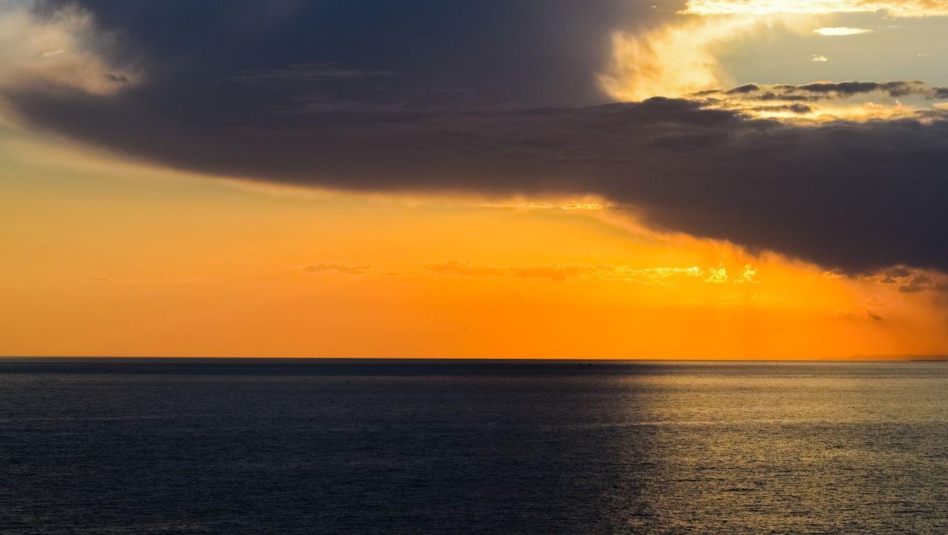 1360x768 Horizon Sea Sky Clouds 4k Laptop HD HD 4k Wallpaper
