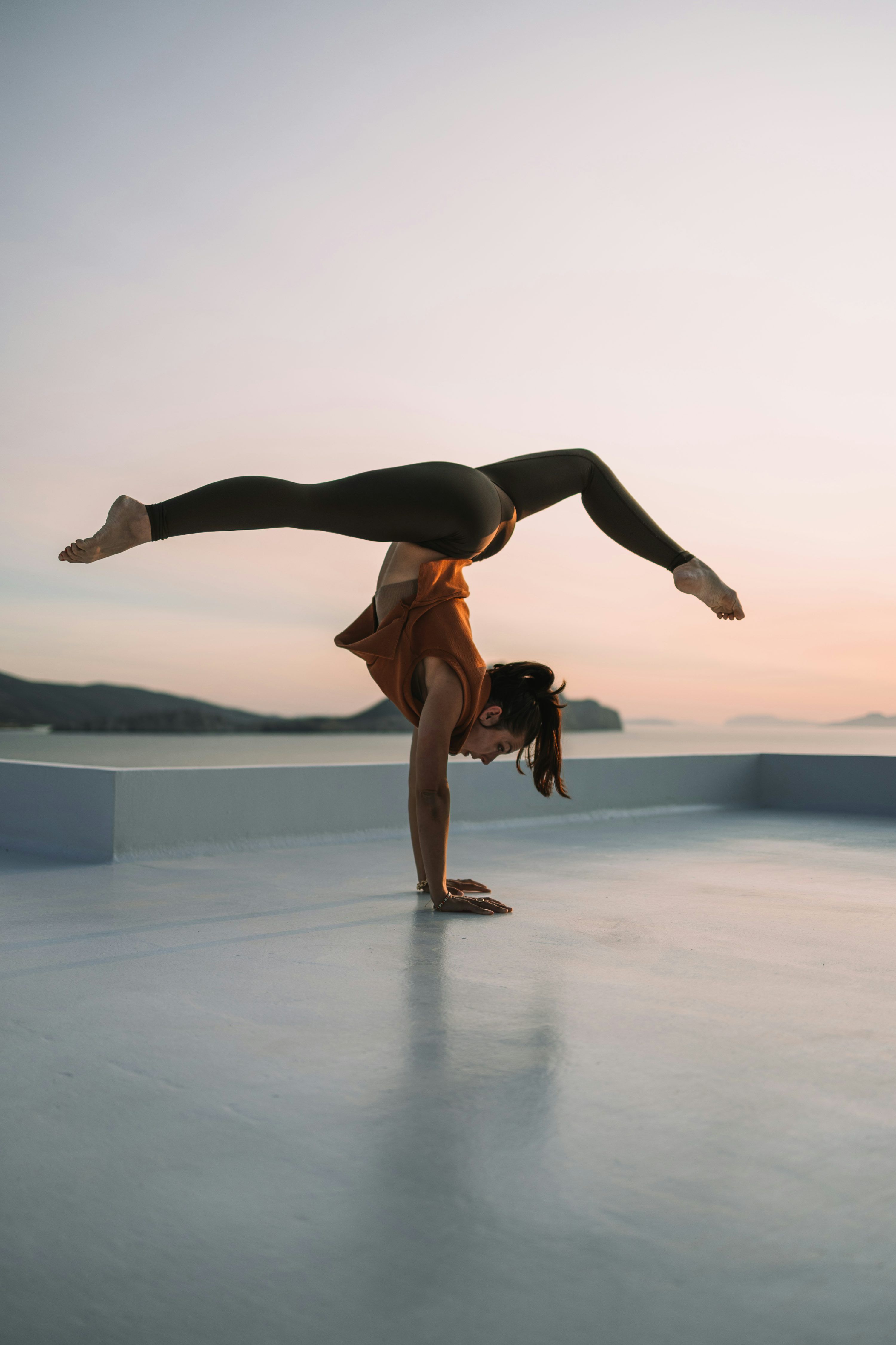 3000x4500 Contortion Picture. Download Free Image