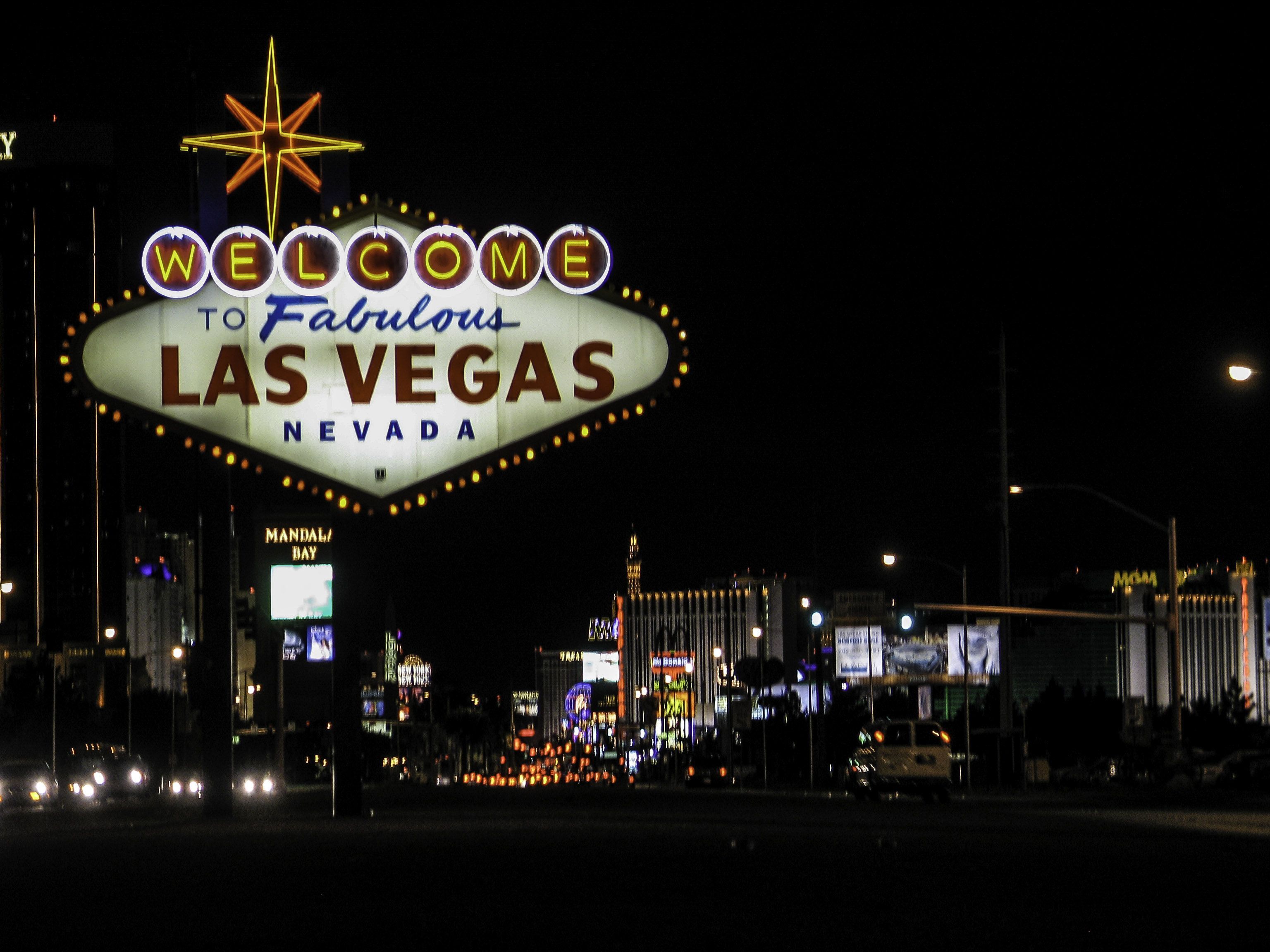 3072x2304 Las Vegas Sign at Night, Nevada image Domain photo