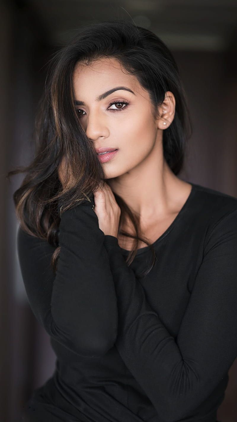 800x1425 Shruthi hariharan, kannada actress, model, HD phone wallpaper