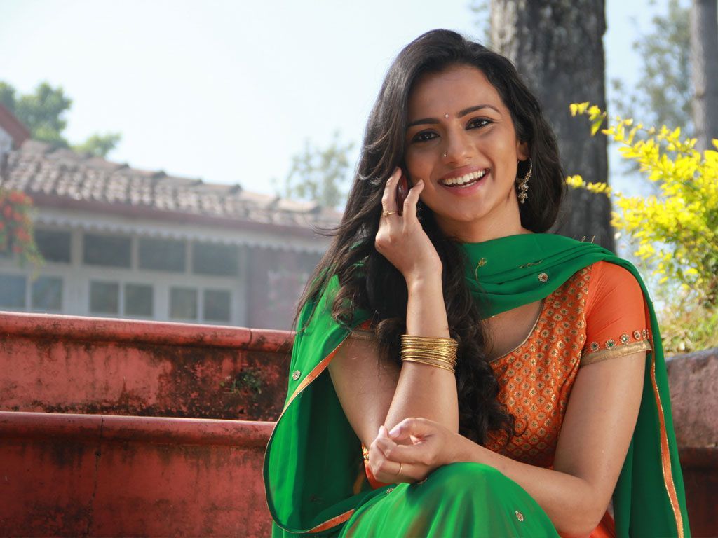 1024x768 Sruthi Hariharan HQ Wallpaper. Sruthi Hariharan Wallpaper