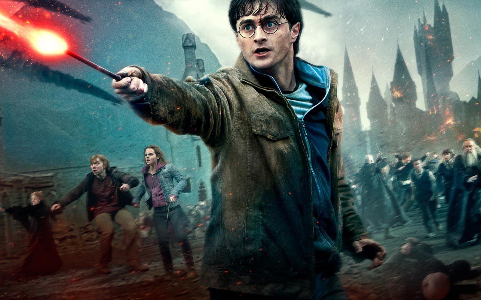 1600x1000 Battle of Hogwarts. Harry potter characters, Harry potter spells