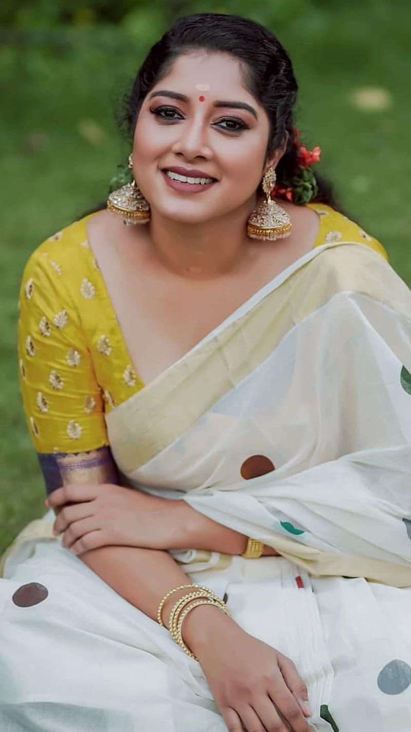 800x1423 Anumol, actress, film, kerala, malayalam, mallu girl, mollywood, HD phone wallpaper