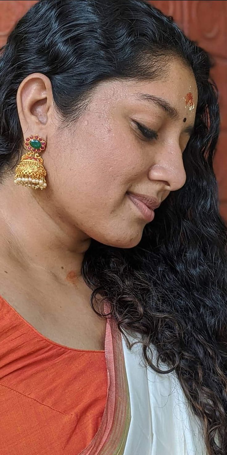 736x1472 Anumol, actress, film, kerala, malayalam, mallu girl, mollywood, HD phone wallpaper