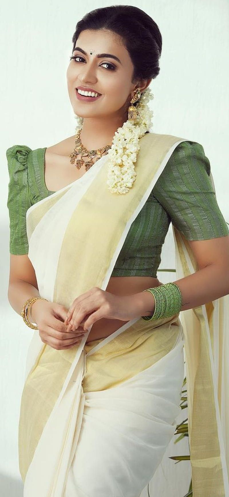 800x1733 4320x900px, 4K free download. Anju kurian, anju, hot, kollywood, mollywood, HD phone wallpaper