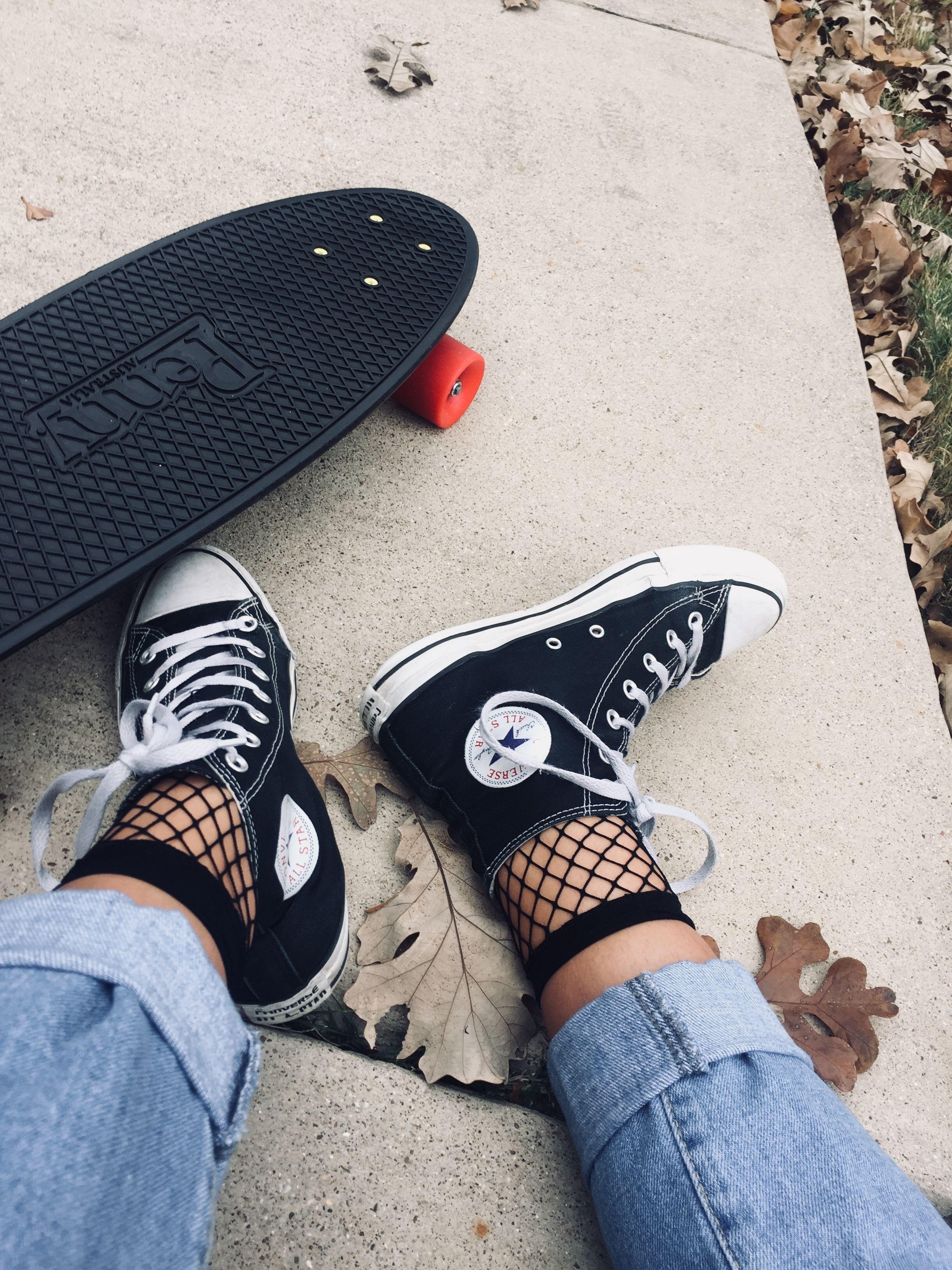 skater girl outfit aesthetic