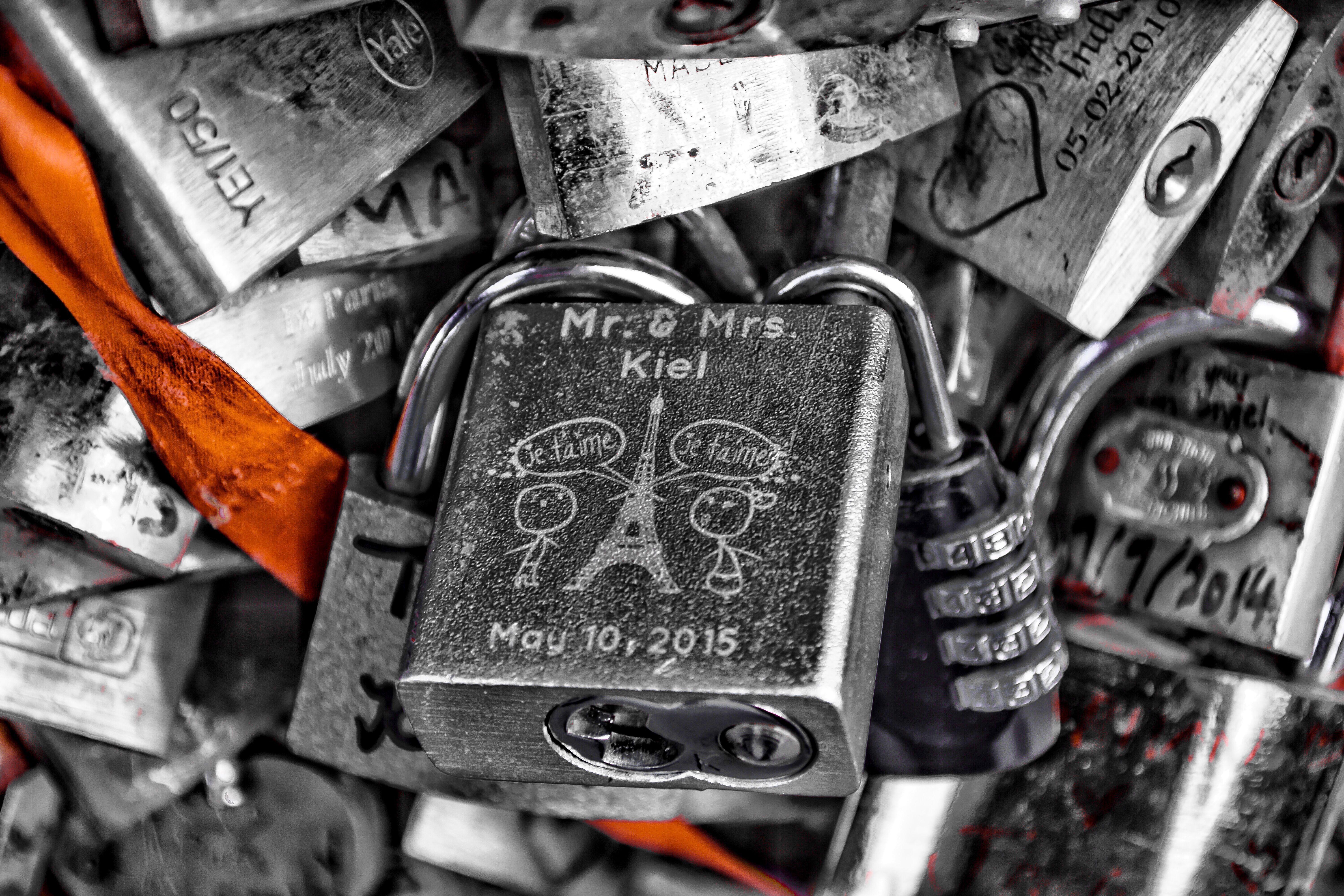 6000x4000 Paris Love Locks 5k Retina Ultra HD Wallpaper