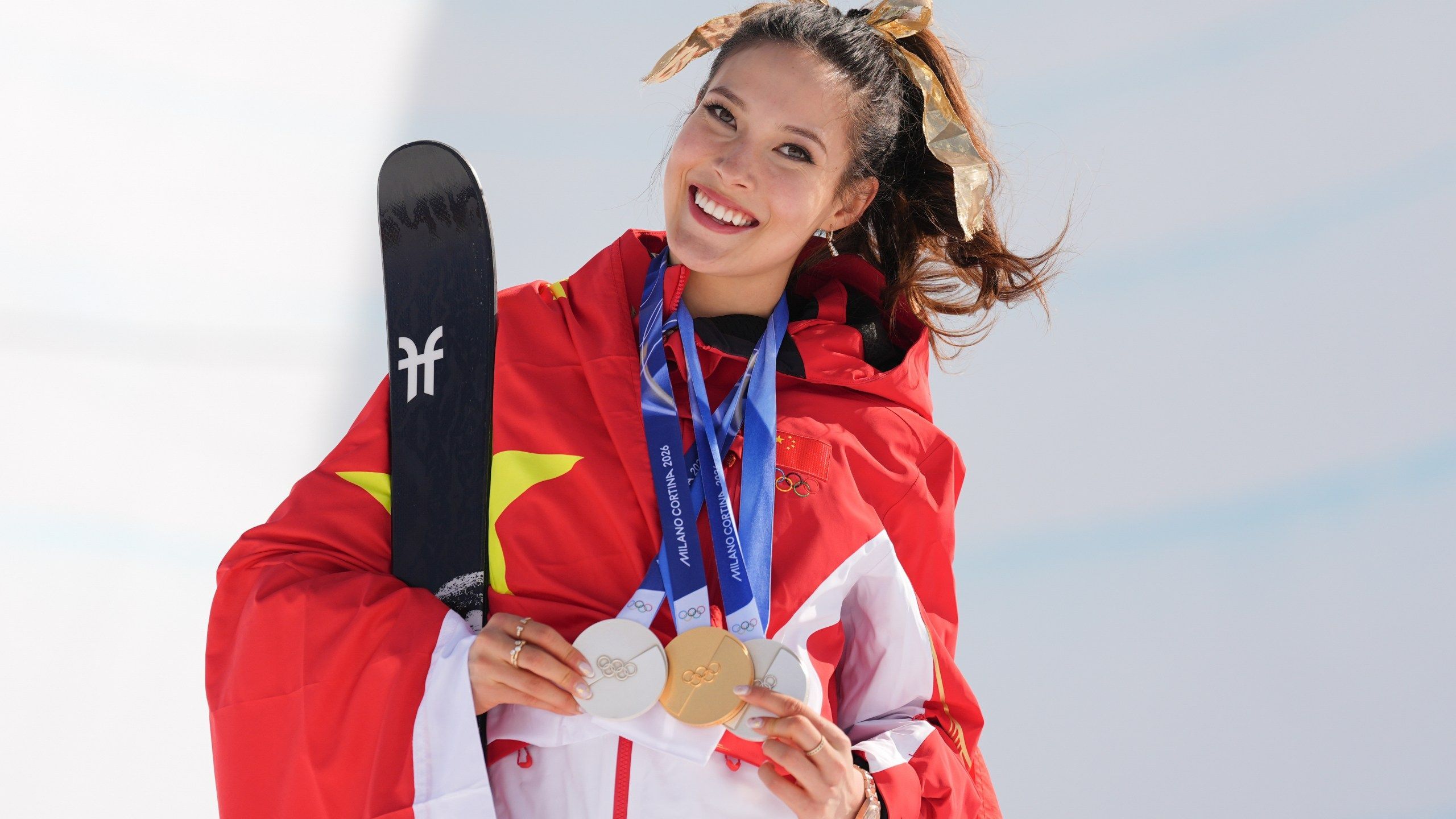 2560x1440 Eileen Gu finds gold on the halfpipe to make it 6 medals in 6 Olympic events over her career