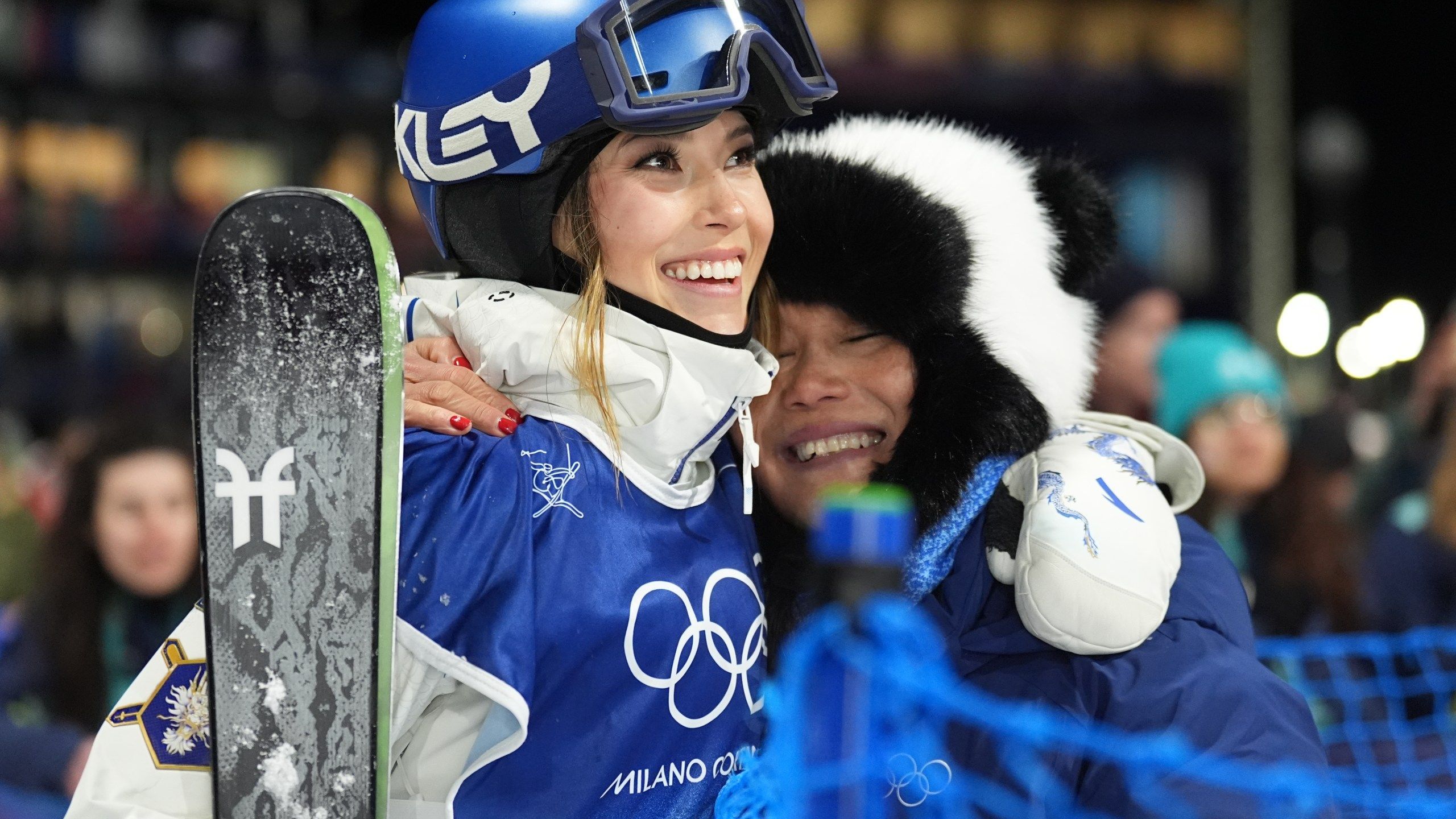 2560x1440 San Francisco native Eileen Gu takes silver in big air